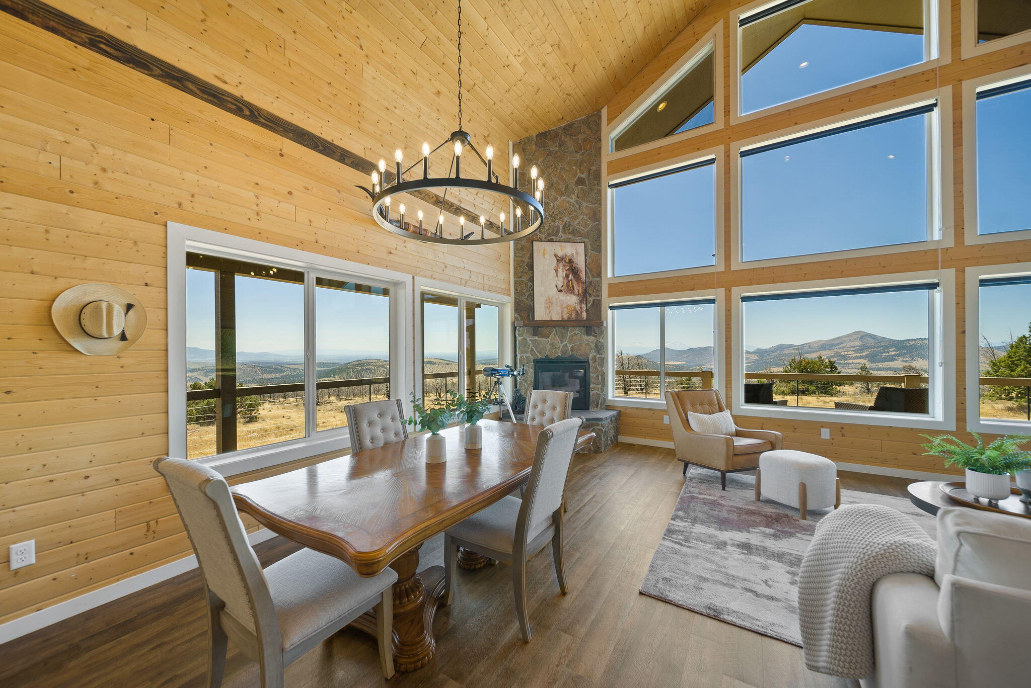 Prineville, Oregon, 97754, United States, 4 Bedrooms Bedrooms, ,3 BathroomsBathrooms,Residential,For Sale,1902068