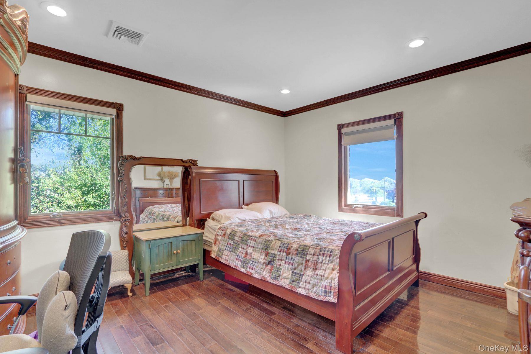  300 Ellen Place, Jericho, NY, 11753 - 物件實景