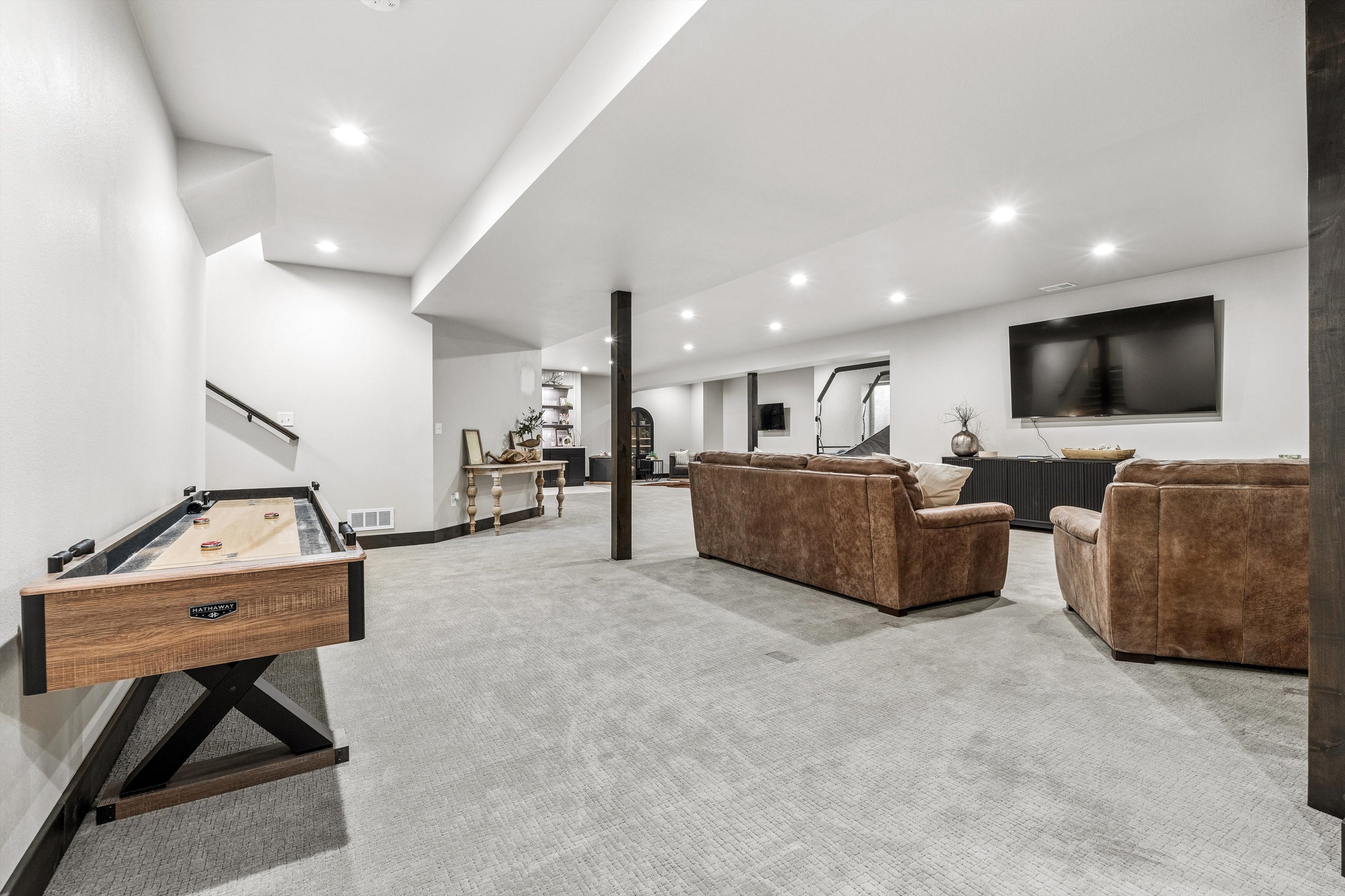  Discover Redefined Living in this Beautifully Designed Home - 物件實景