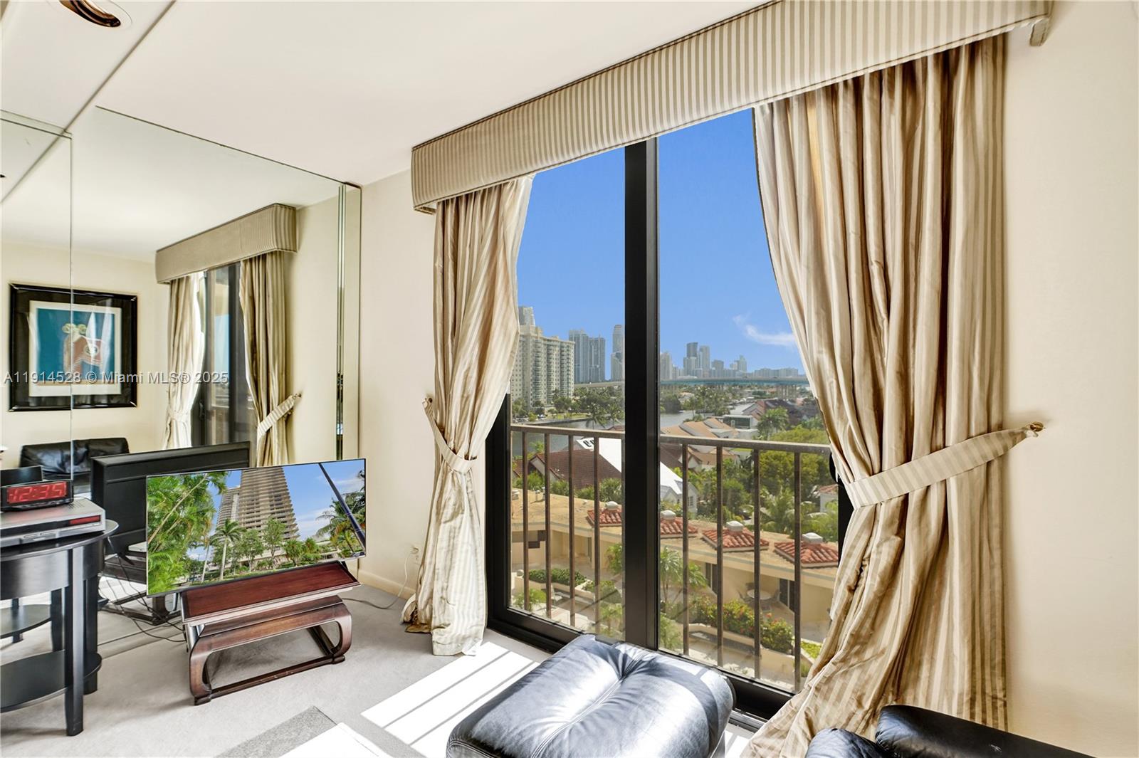 Aventura, Florida, 33180, United States, 2 Bedrooms Bedrooms, ,2 BathroomsBathrooms,Residential,For Sale,1994383