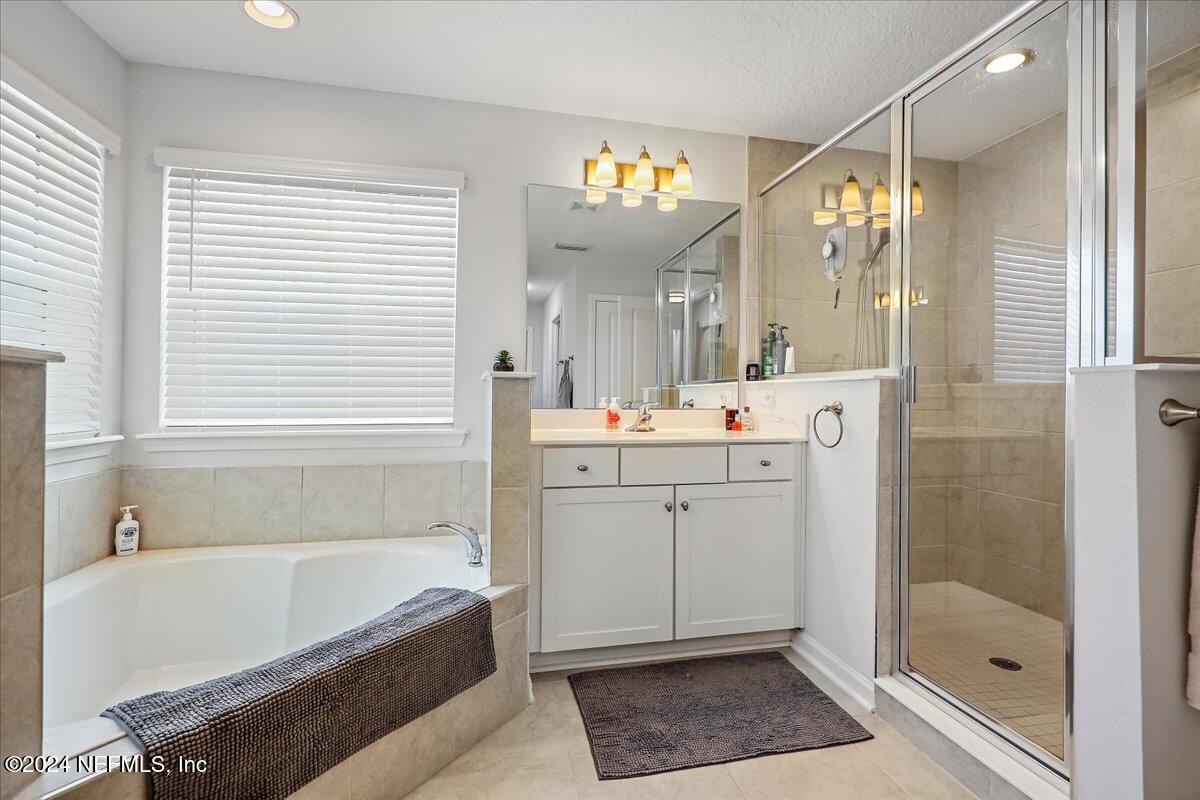 Orange Park, Florida, 32065, United States, 4 Bedrooms Bedrooms, ,4 BathroomsBathrooms,Residential,For Sale,1947633