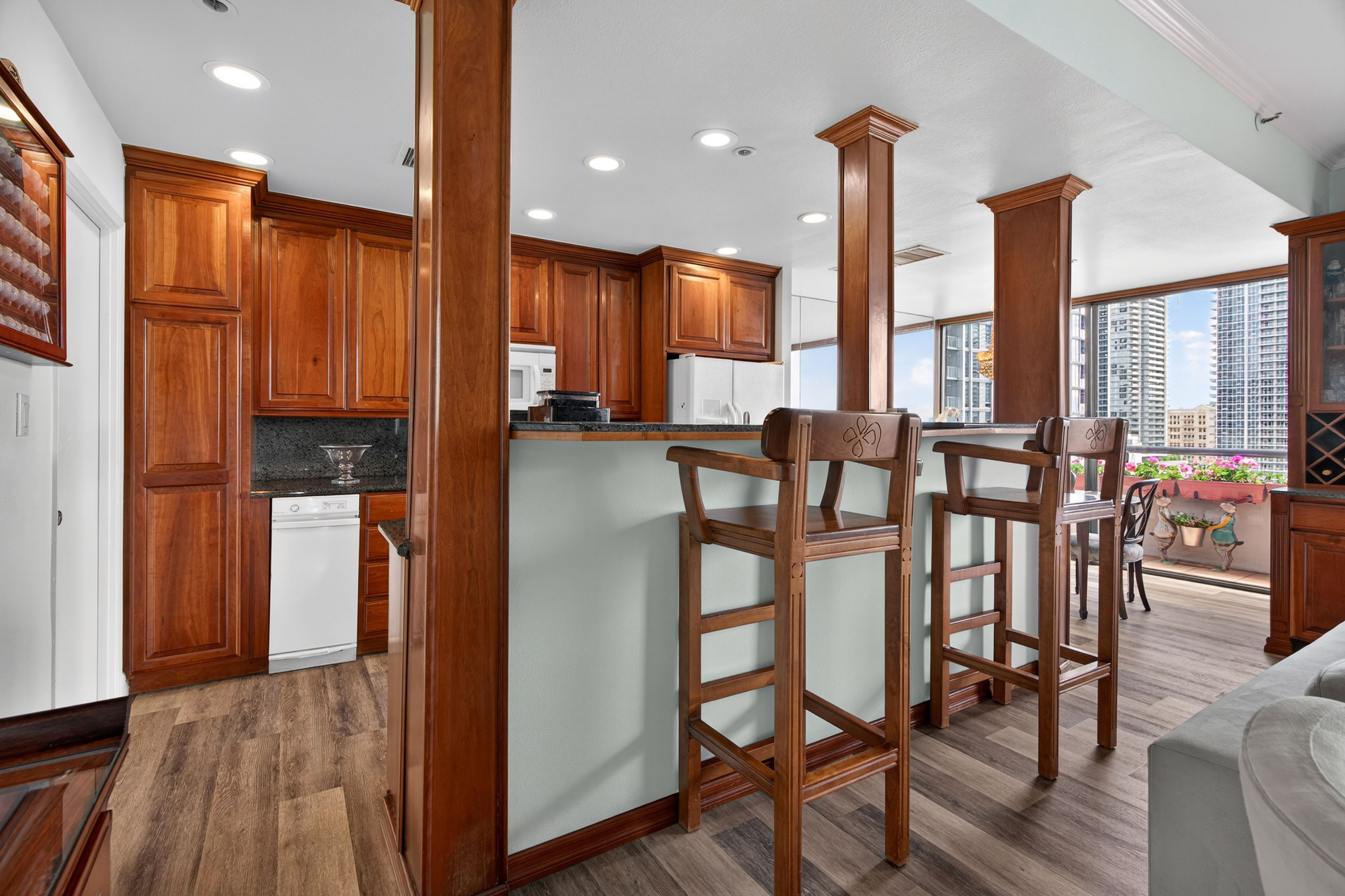  600 West 9th Street #1512 - 物件實景