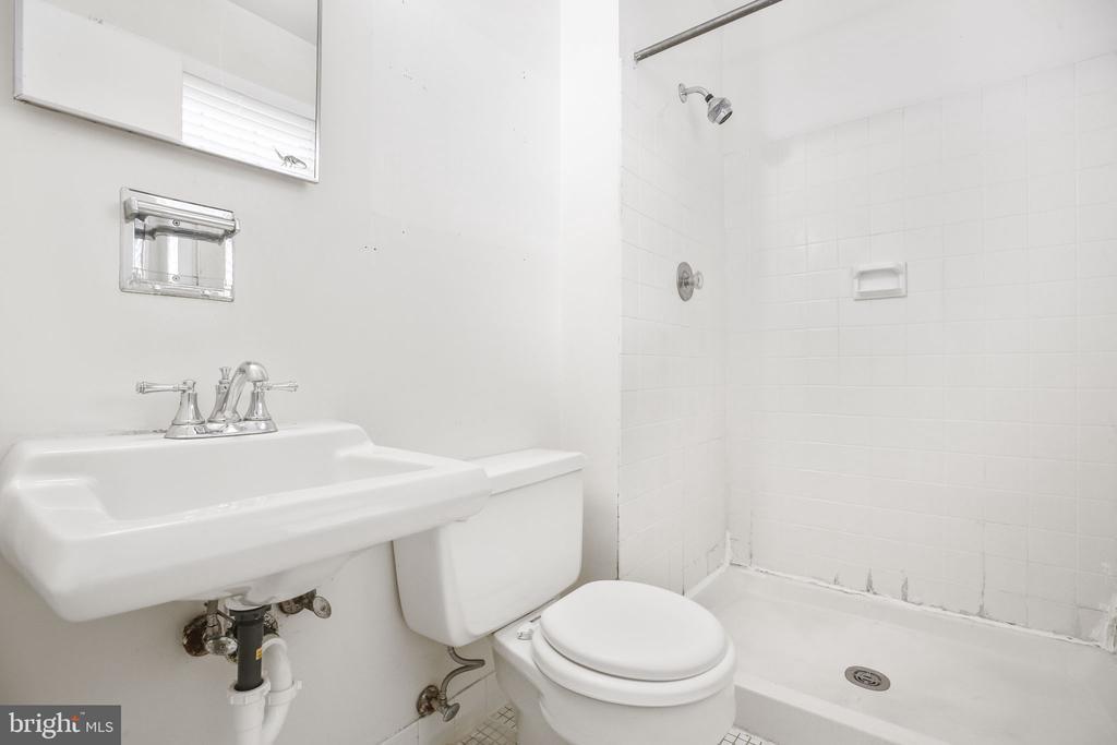 Springfield, Virginia, 22153, United States, 4 Bedrooms Bedrooms, ,4 BathroomsBathrooms,Residential,For Sale,1992836