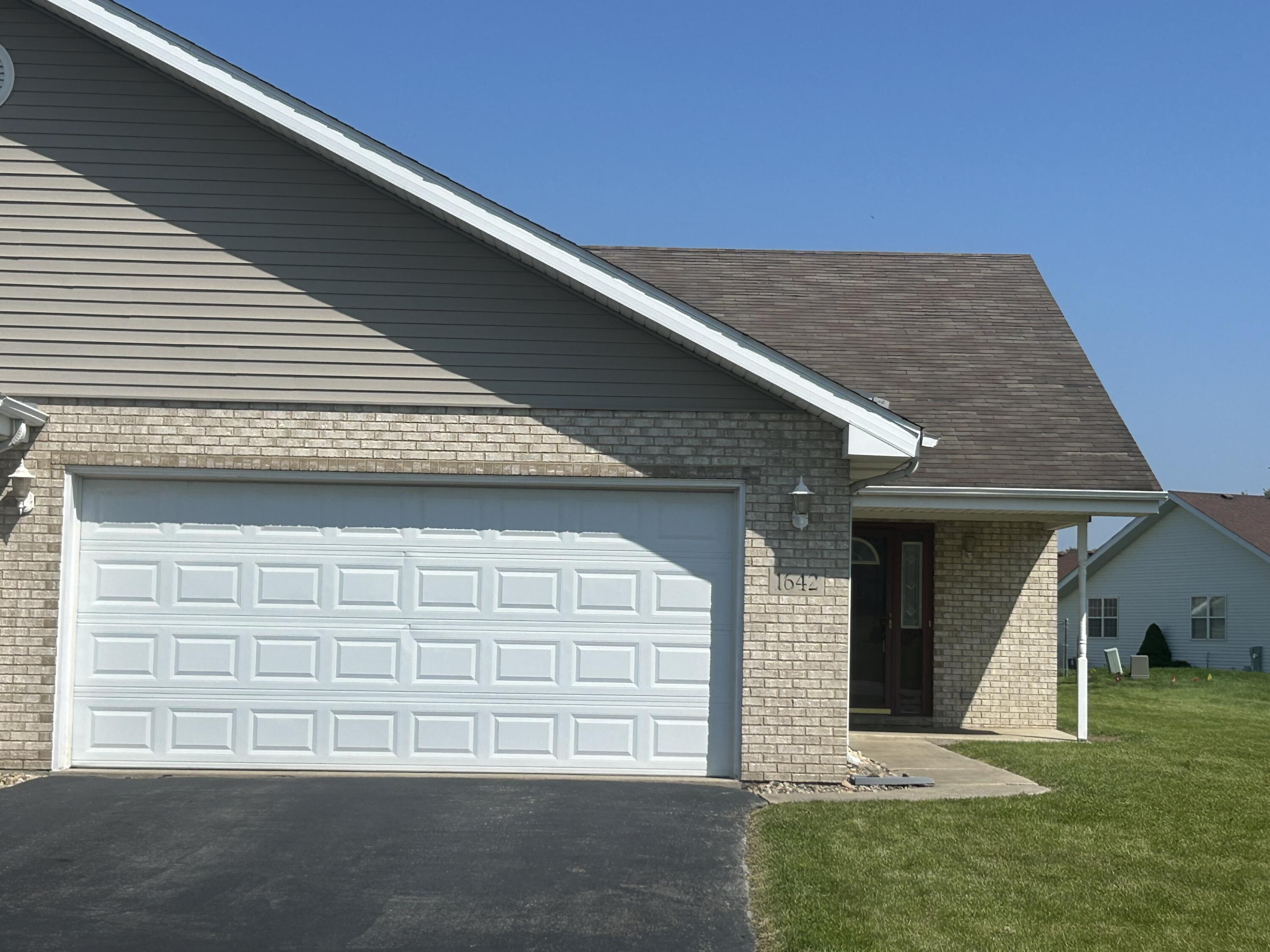 Flag Ct, Schererville, IN 46375