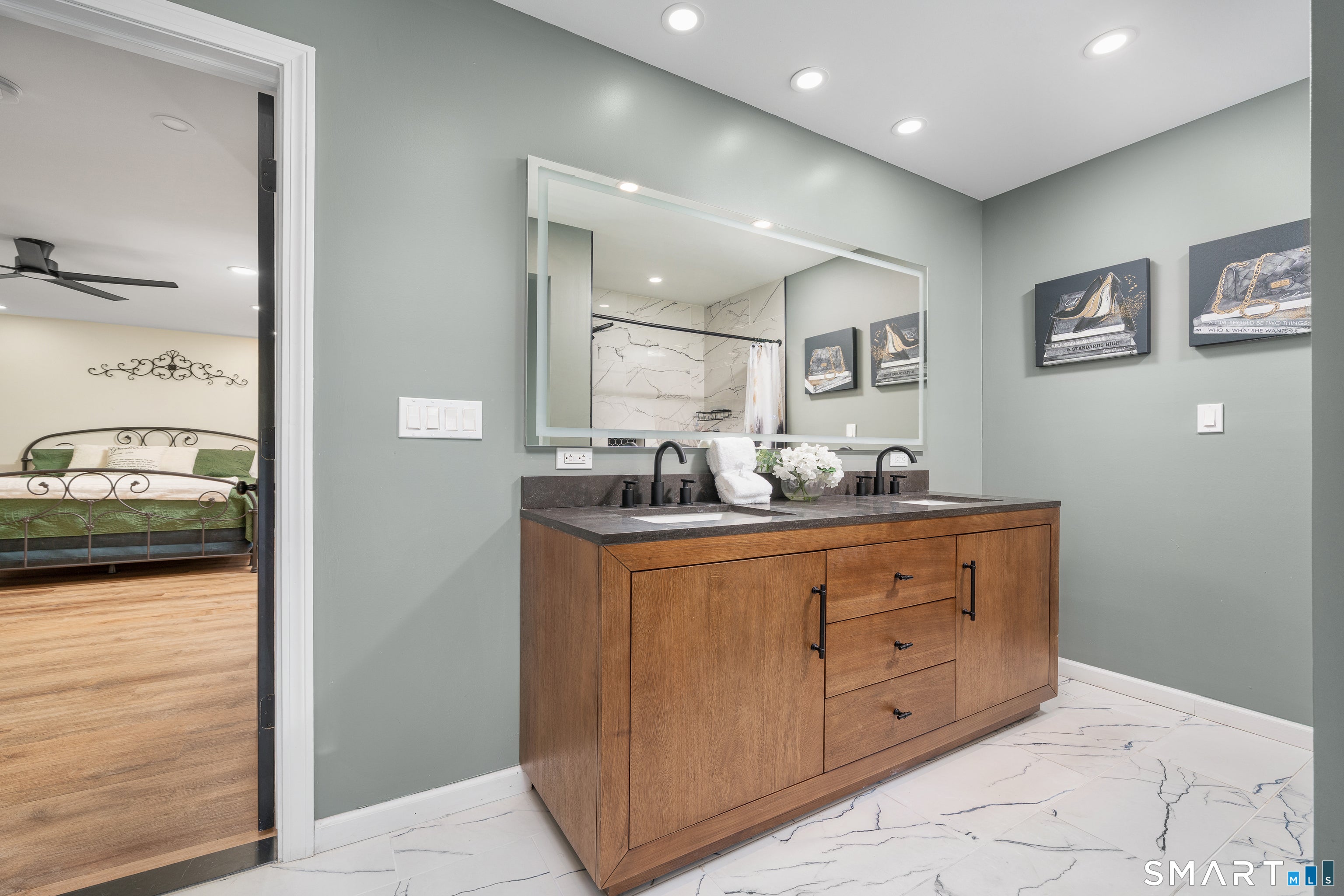 Middletown, Connecticut, 06457, United States, 5 Bedrooms Bedrooms, ,5 BathroomsBathrooms,Residential,For Sale,2042912