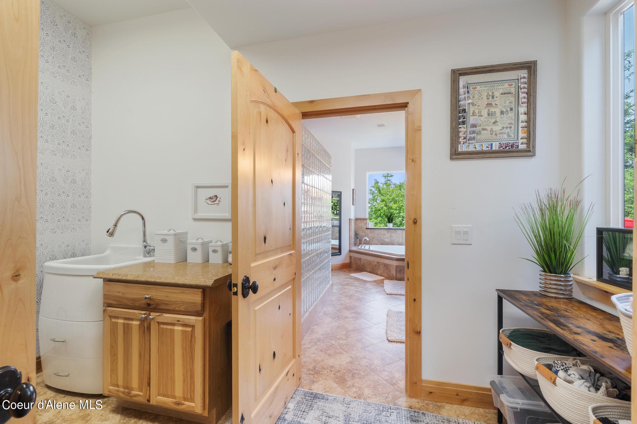 Coeur D'alene, Idaho, 83814, United States, 4 Bedrooms Bedrooms, ,3 BathroomsBathrooms,Residential,For Sale,1795061