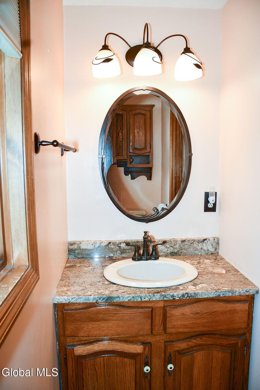 Colonie, New York, 12047, United States, 4 Bedrooms Bedrooms, ,3 BathroomsBathrooms,Residential,For Sale,1991402