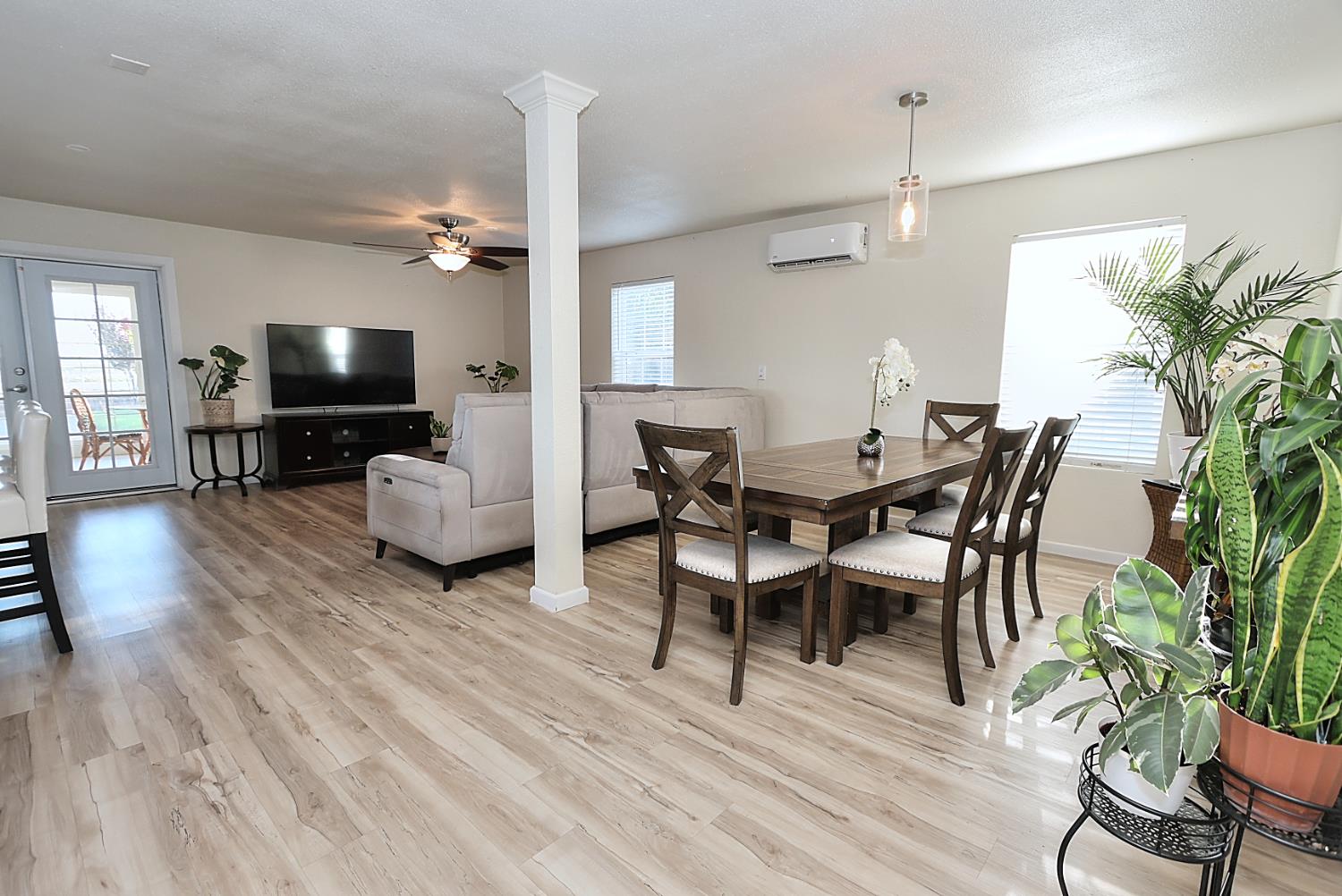 Walnut Grove, California, 95690, United States, 5 Bedrooms Bedrooms, ,3 BathroomsBathrooms,Residential,For Sale,1957042