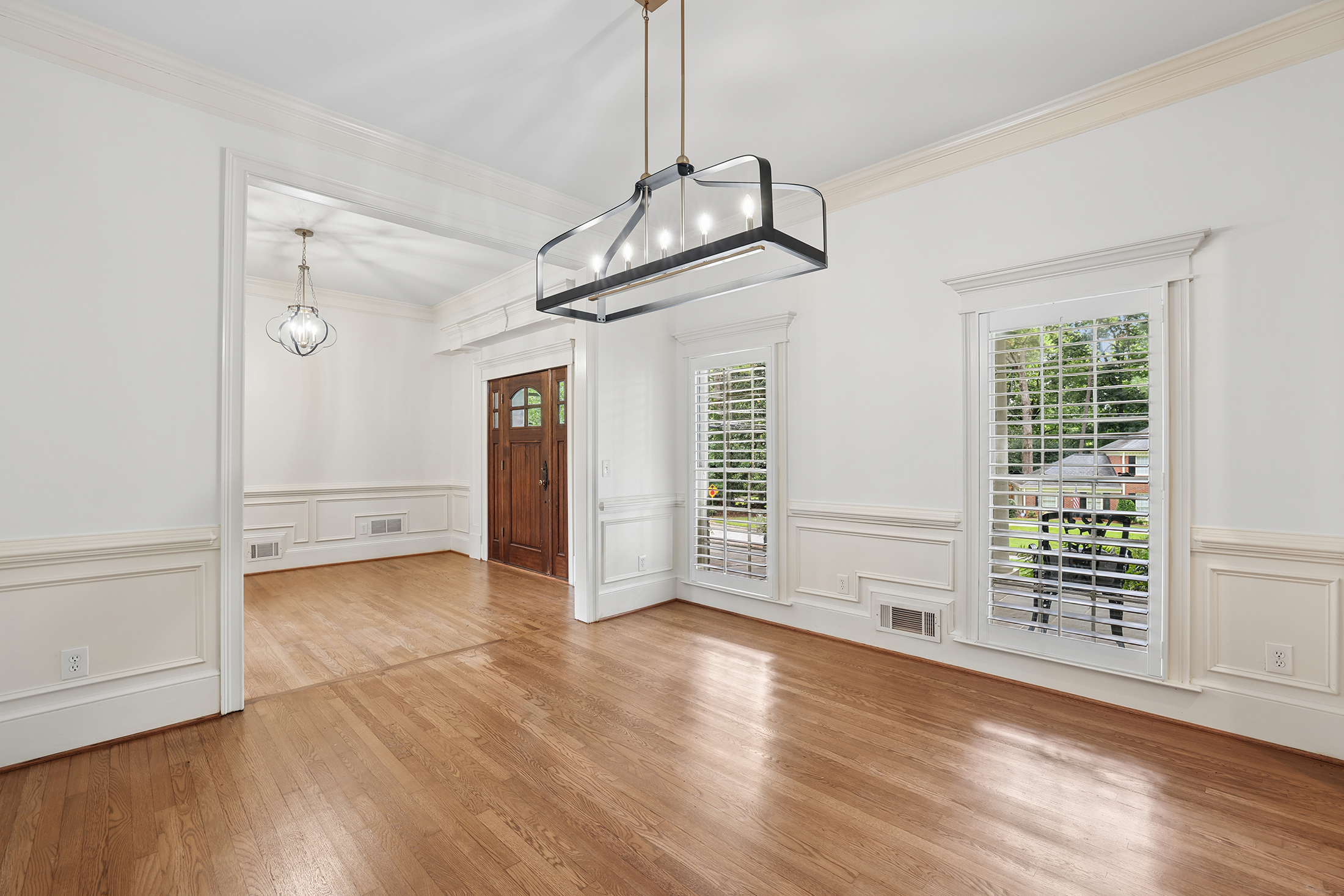  Handsome Updated Home with Amazing Space, Indoors and Out - 物件實景