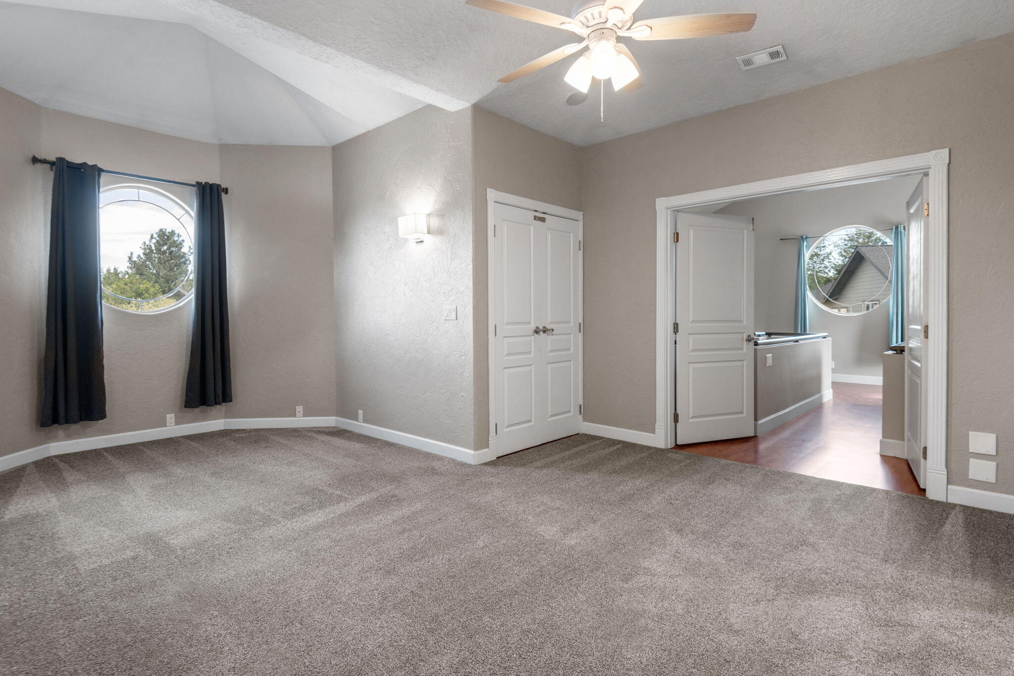 Bend, Oregon, 97701, United States, 3 Bedrooms Bedrooms, ,3 BathroomsBathrooms,Residential,For Sale,1898955