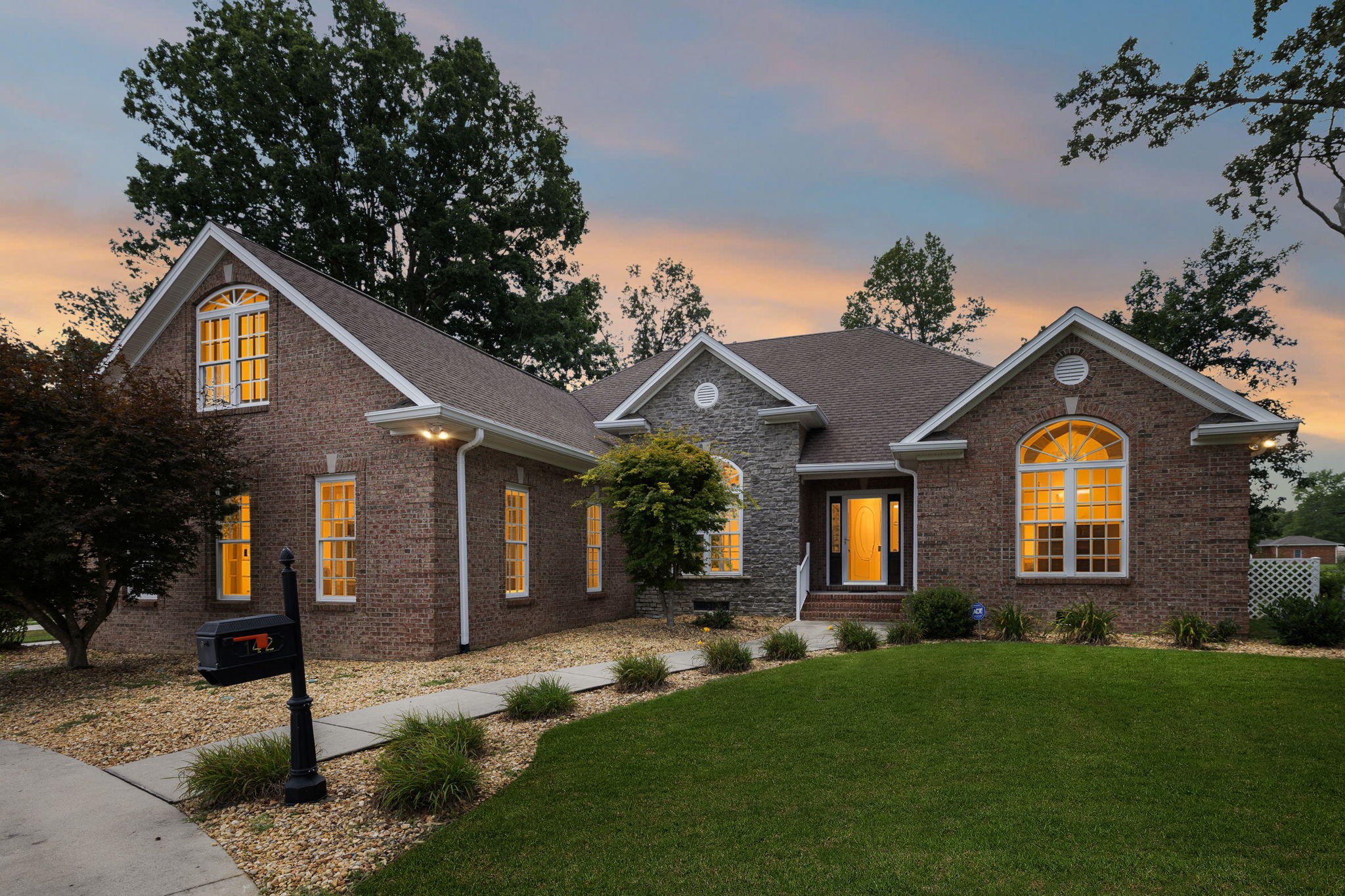 Manchester, Tennessee, 37355, United States, 4 Bedrooms Bedrooms, ,4 BathroomsBathrooms,Residential,For Sale,1937167
