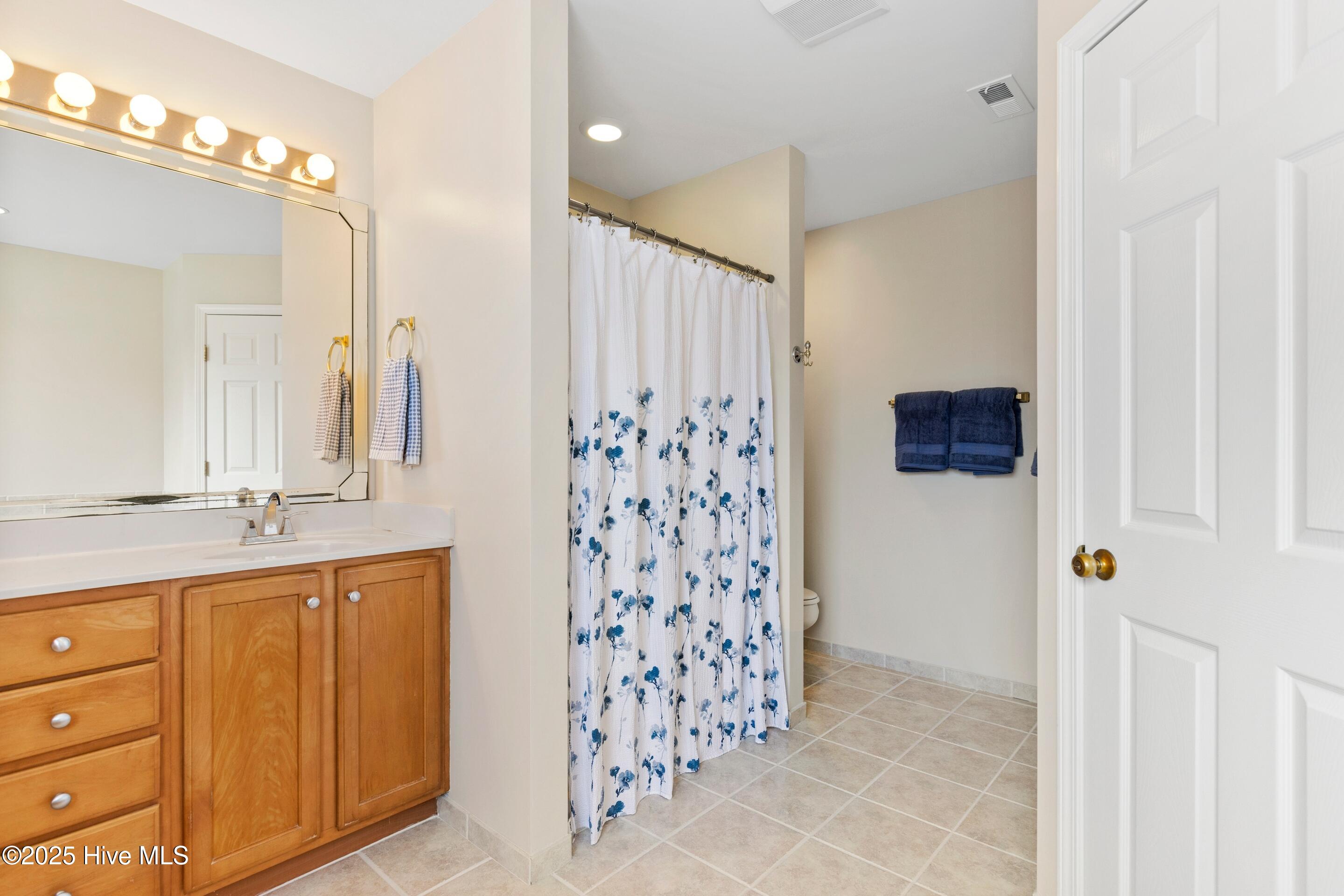 Wilmington, North Carolina, 28409, United States, 4 Bedrooms Bedrooms, ,3 BathroomsBathrooms,Residential,For Sale,1898708