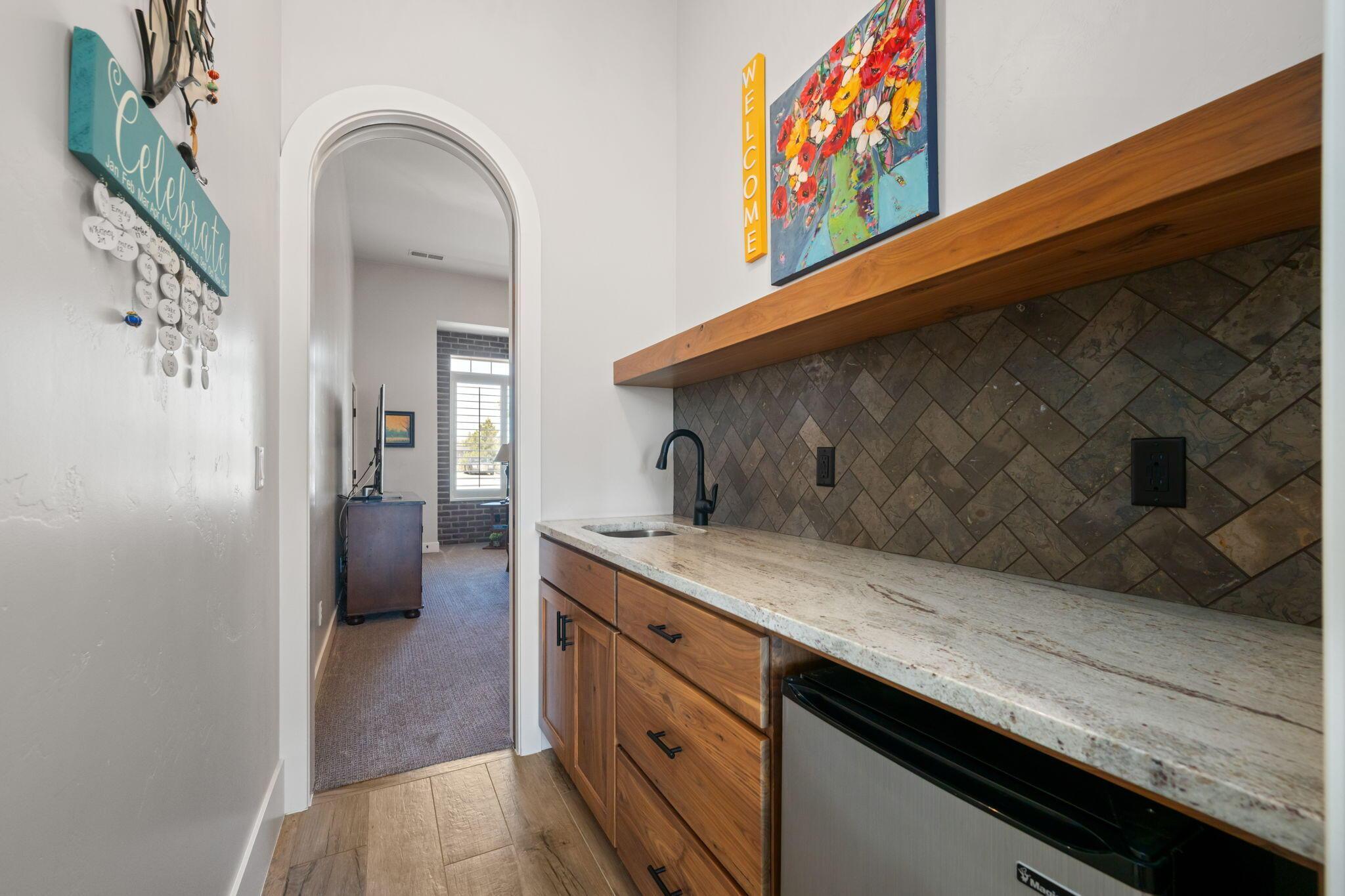 Hurricane, Utah, 84737, United States, 6 Bedrooms Bedrooms, ,6 BathroomsBathrooms,Residential,For Sale,1977381