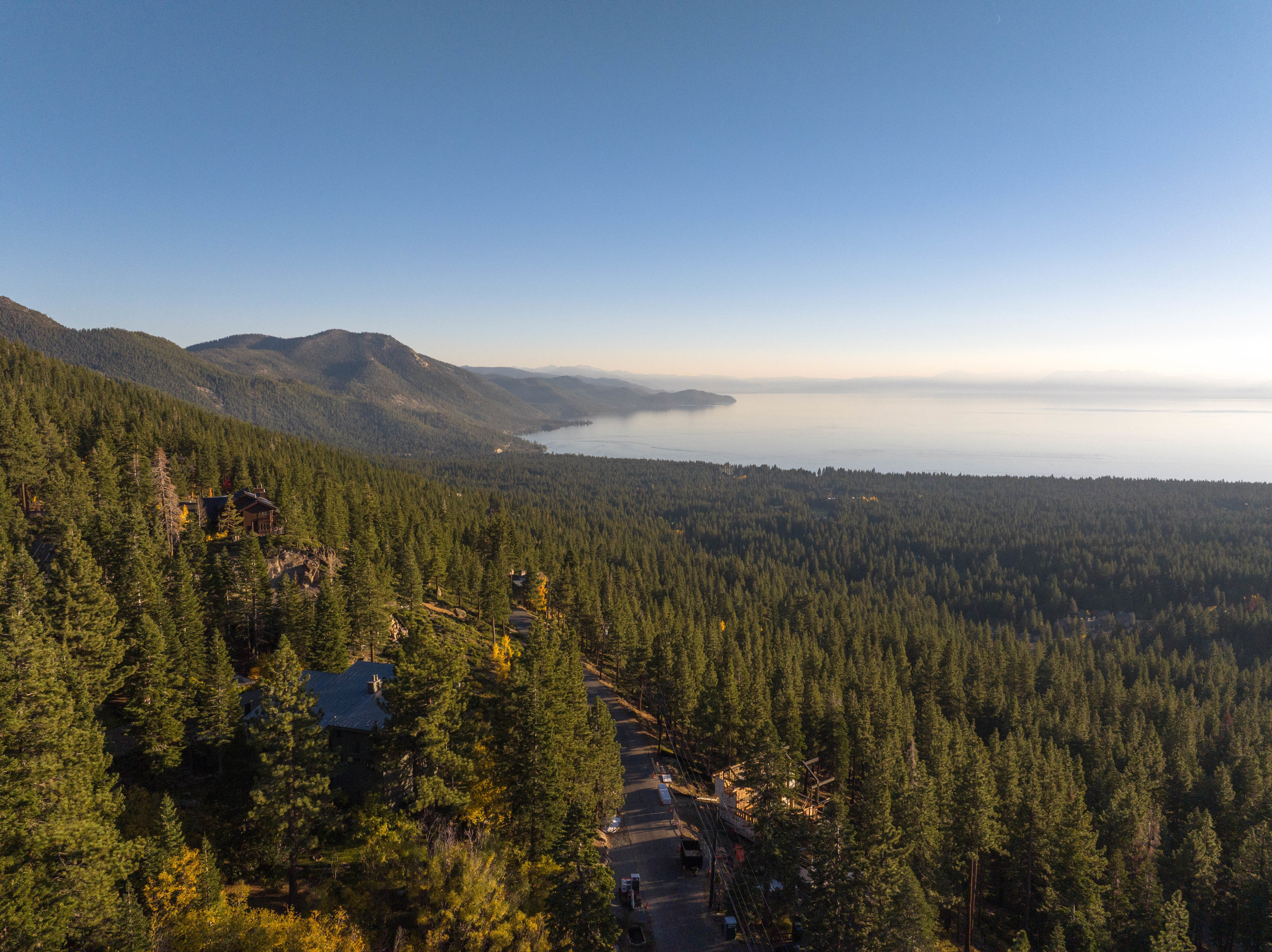  Legendary Gated Panoramic Lake View Estate - 物件實景