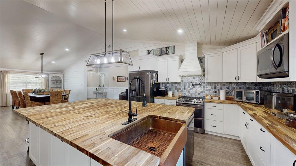 Emory, Texas, 75440, United States, 5 Bedrooms Bedrooms, ,3 BathroomsBathrooms,Residential,For Sale,1708267