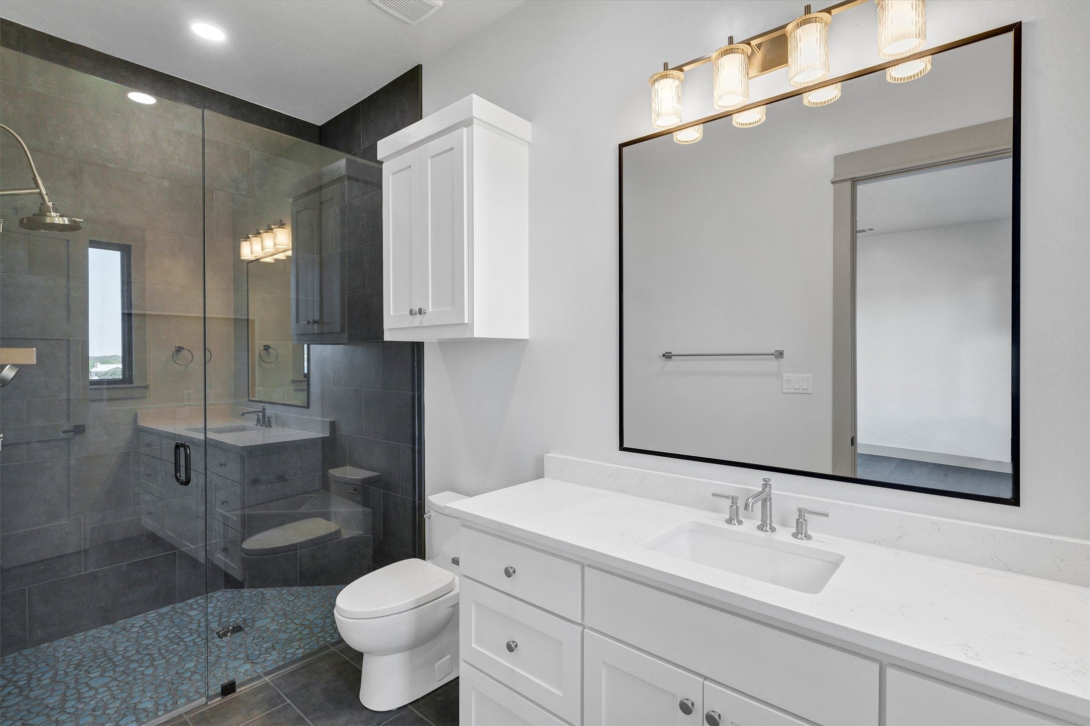 Graford, Texas, 76449, United States, 5 Bedrooms Bedrooms, ,6 BathroomsBathrooms,Residential,For Sale,1980224