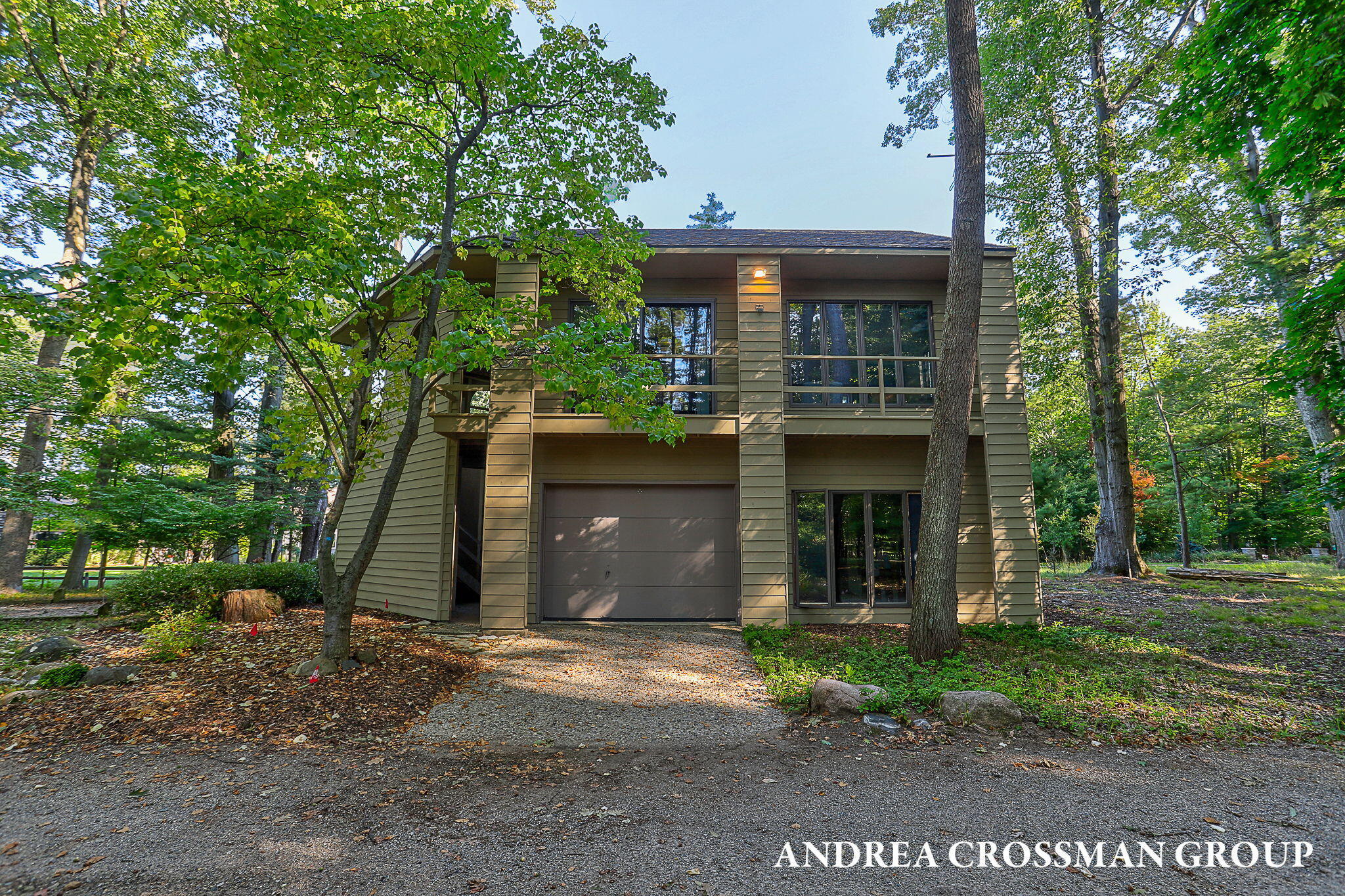 Fennville, Michigan, 49408, United States, 4 Bedrooms Bedrooms, ,3 BathroomsBathrooms,Residential,For Sale,1950968