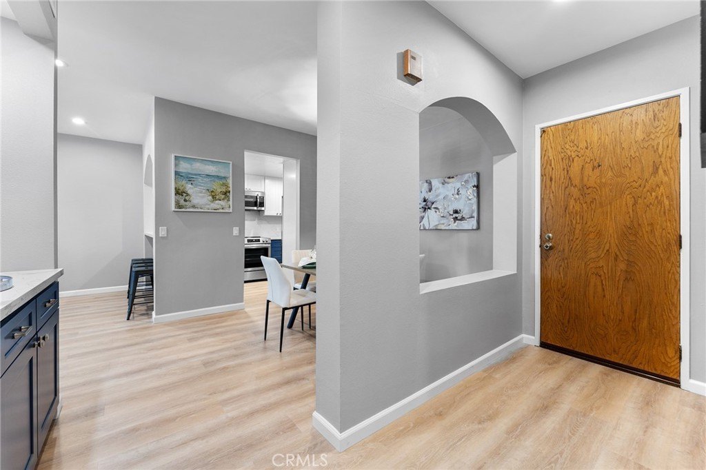Ventura, California, 93001, United States, 2 Bedrooms Bedrooms, ,1 BathroomBathrooms,Residential,For Sale,1990388