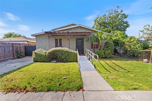 Los Angeles, California, 90003, United States, 3 Bedrooms Bedrooms, ,Residential,For Sale,1977735