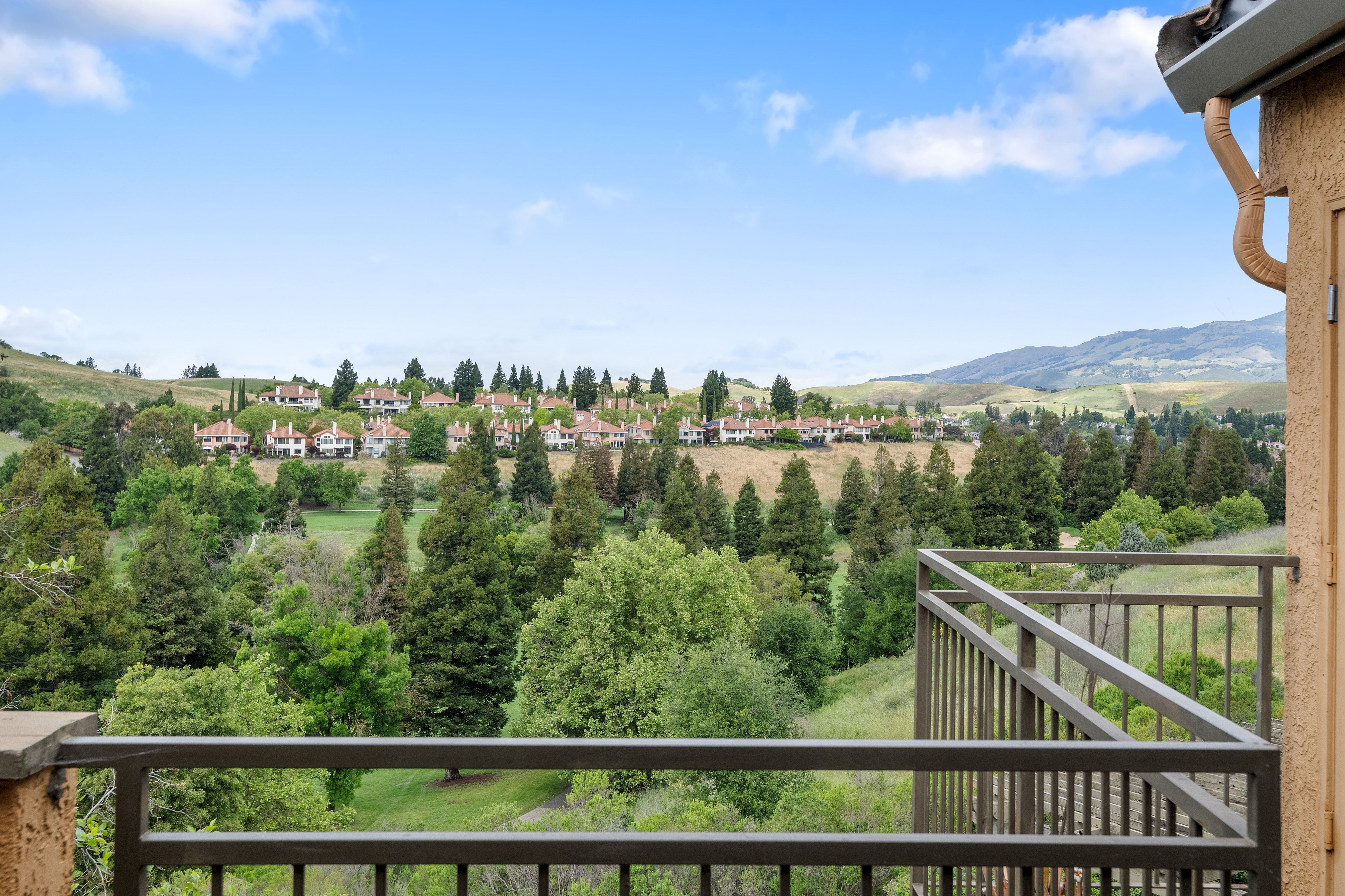  Top-Floor Luxury with Panoramic Canyon Lakes Views in Gated Siena Hills Retreat - 物件實景