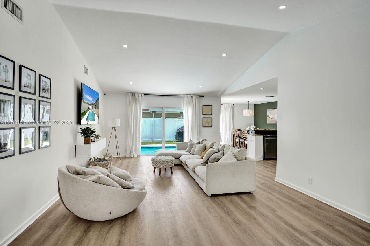 Boca Raton, Florida, 33496, United States, 3 Bedrooms Bedrooms, ,2 BathroomsBathrooms,Residential,For Sale,1850264