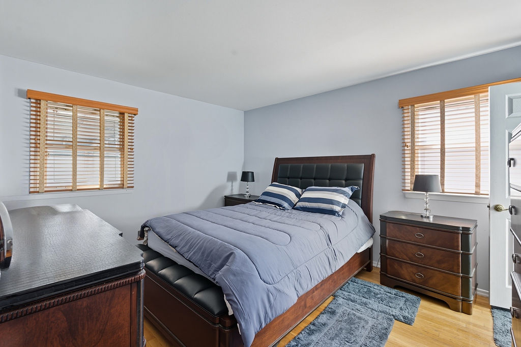 Howard, New York, 11414, United States, 4 Bedrooms Bedrooms, ,3 BathroomsBathrooms,Residential,For Sale,1975737