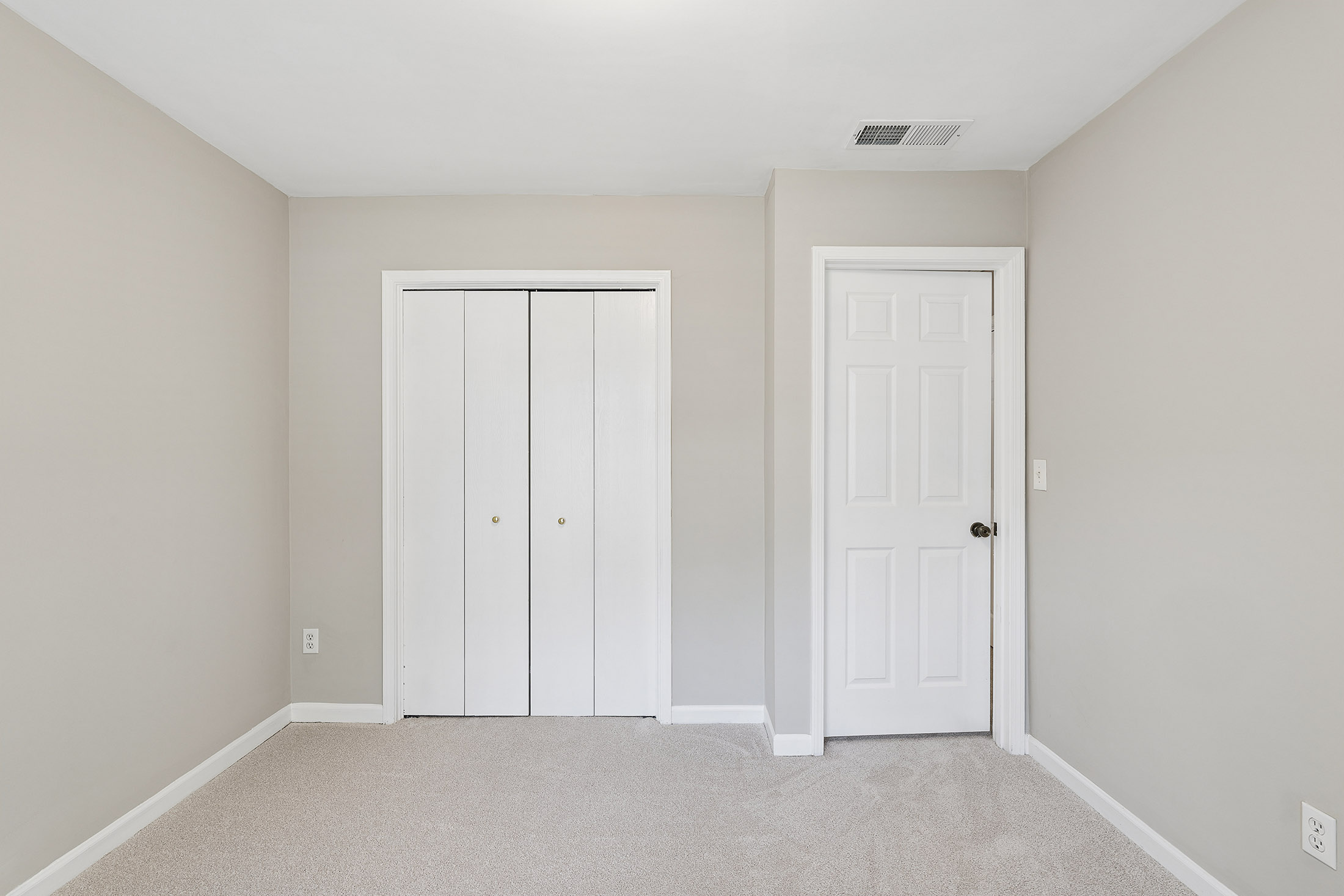  Beautifully Updated Fee Simple Townhome in an Exceptional Brookhaven Location - 物件實景