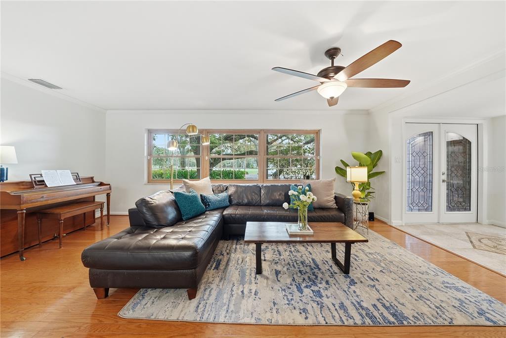 St Petersburg, Florida, 33703, United States, 4 Bedrooms Bedrooms, ,4 BathroomsBathrooms,Residential,For Sale,2002188