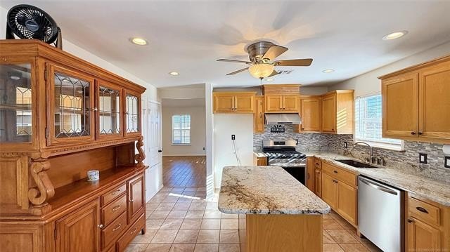 Tahlequah, Oklahoma, 74464, United States, 3 Bedrooms Bedrooms, ,2 BathroomsBathrooms,Residential,For Sale,2005711