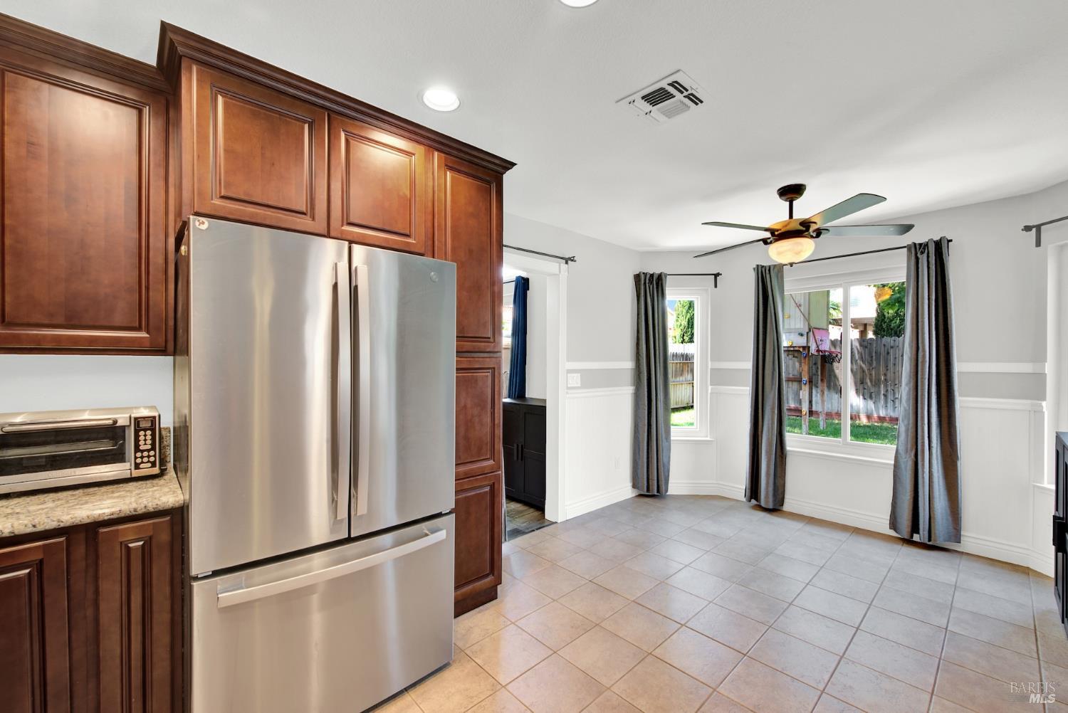 Vacaville, California, 95687, United States, 4 Bedrooms Bedrooms, ,3 BathroomsBathrooms,Residential,For Sale,1856071