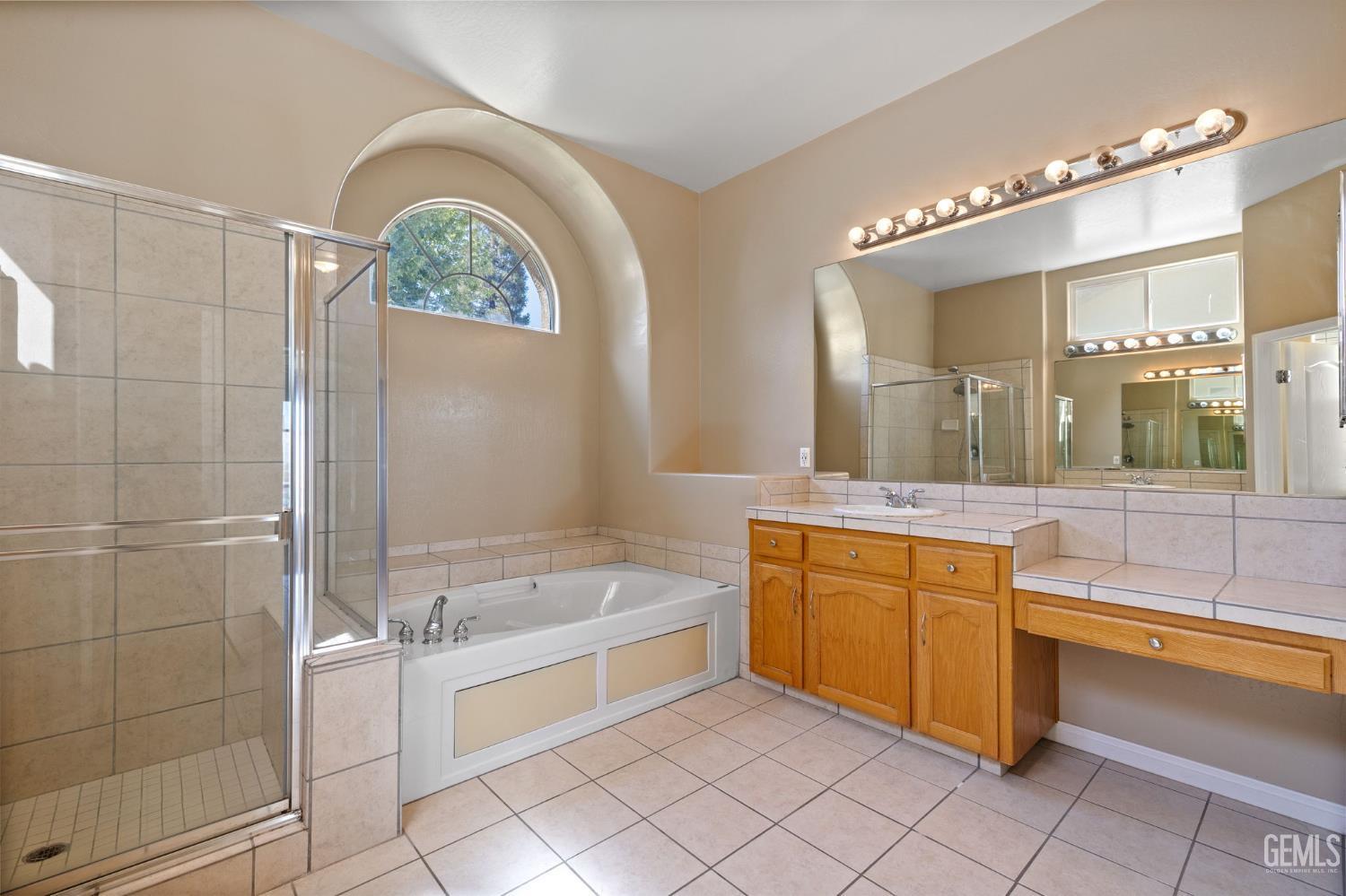 Bakersfield, California, 93312, United States, 4 Bedrooms Bedrooms, ,3 BathroomsBathrooms,Residential,For Sale,1933042