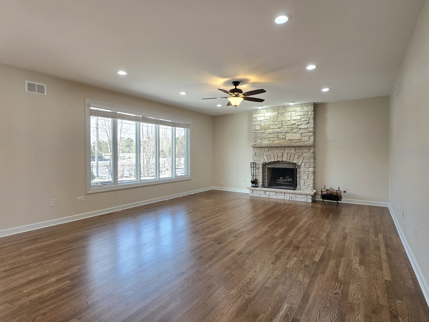 Mokena, Illinois, 60448, United States, 5 Bedrooms Bedrooms, ,4 BathroomsBathrooms,Residential,For Sale,2005641