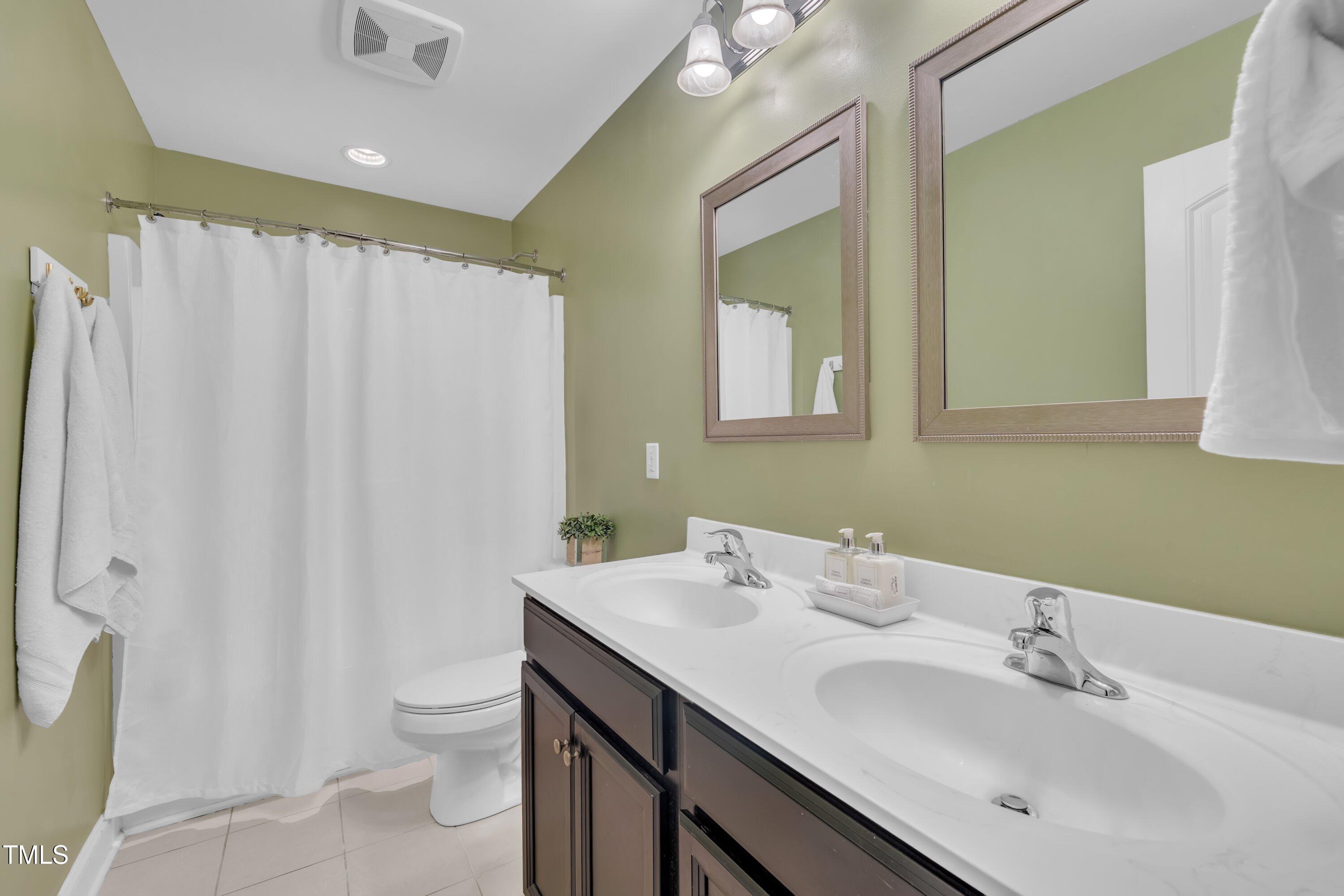 Wendell, North Carolina, 27591, United States, 5 Bedrooms Bedrooms, ,3 BathroomsBathrooms,Residential,For Sale,1838097