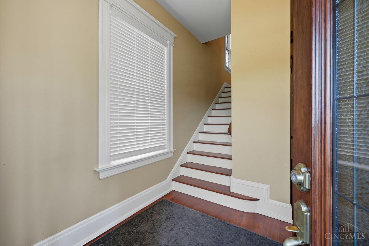 Norwood, Ohio, 45212, United States, 5 Bedrooms Bedrooms, ,5 BathroomsBathrooms,Residential,For Sale,1948609