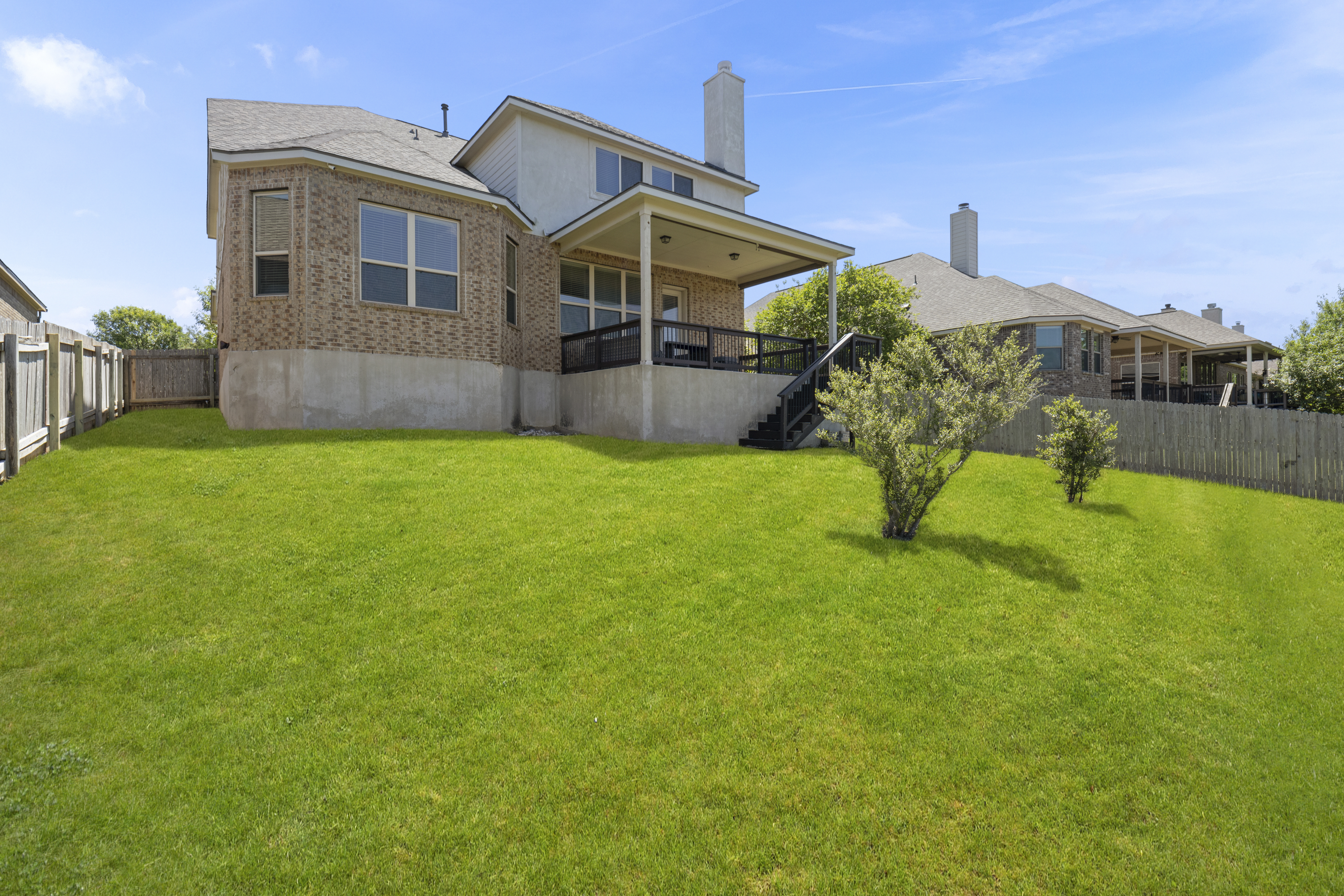  Flexible Living + Game Room in Desirable Northside ISD - 物件實景