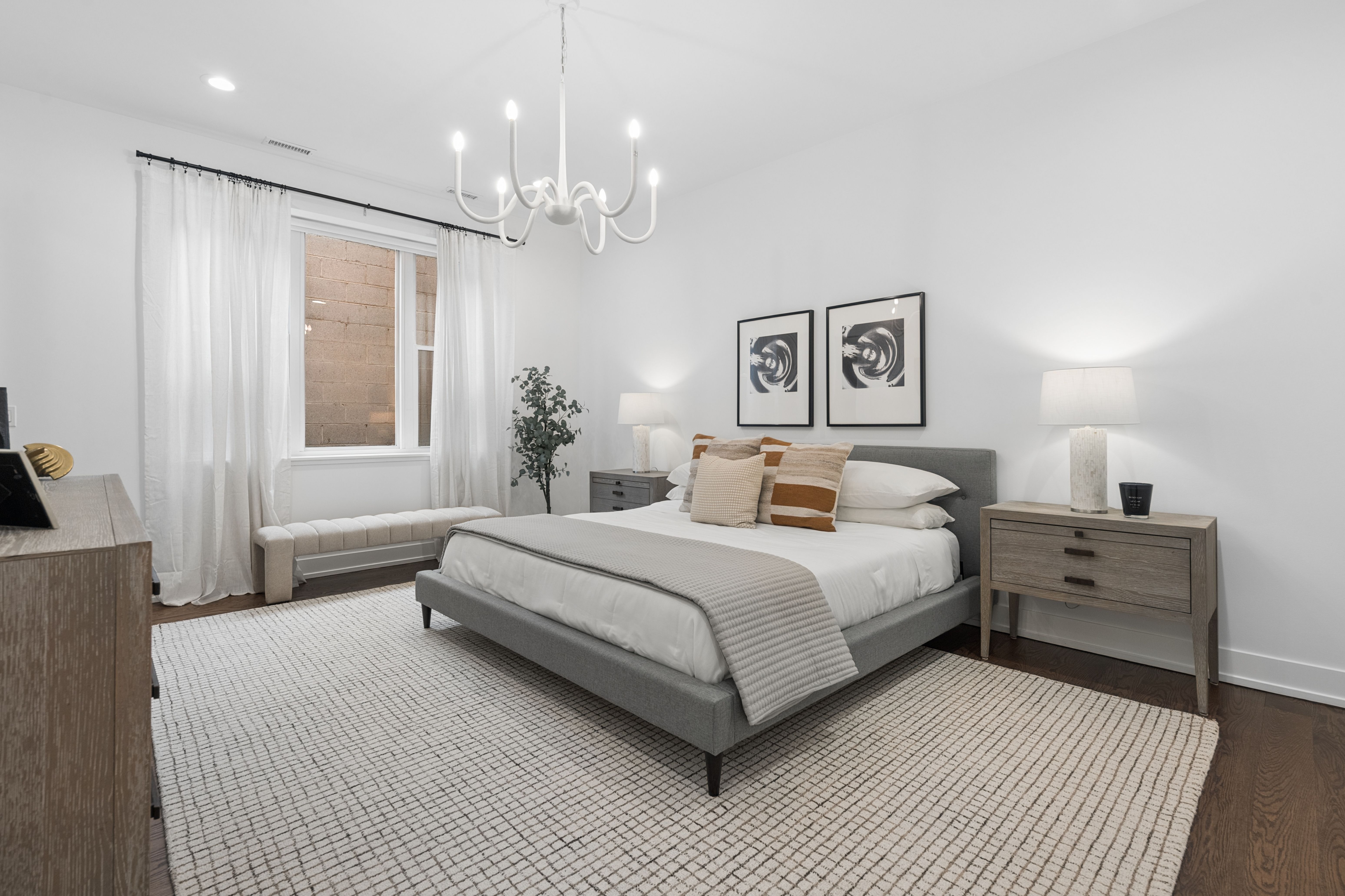  Sophisticated Three-bedroom, Two-bath Residence - 物件實景