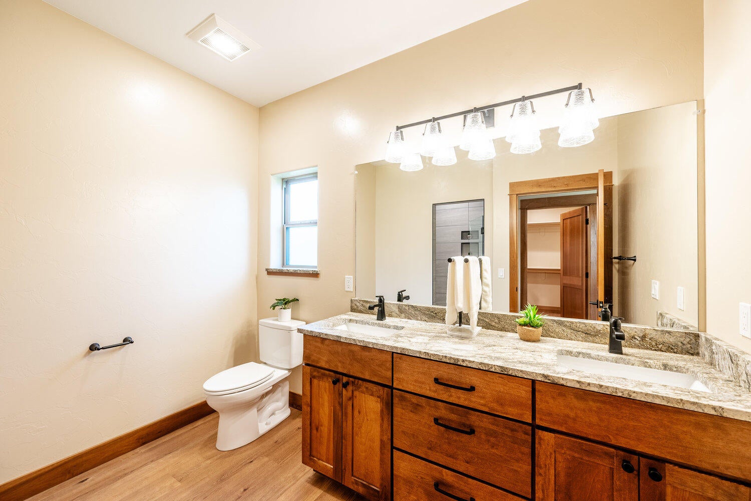 Sheridan, Wyoming, 82801, United States, 4 Bedrooms Bedrooms, ,3 BathroomsBathrooms,Residential,For Sale,1981646