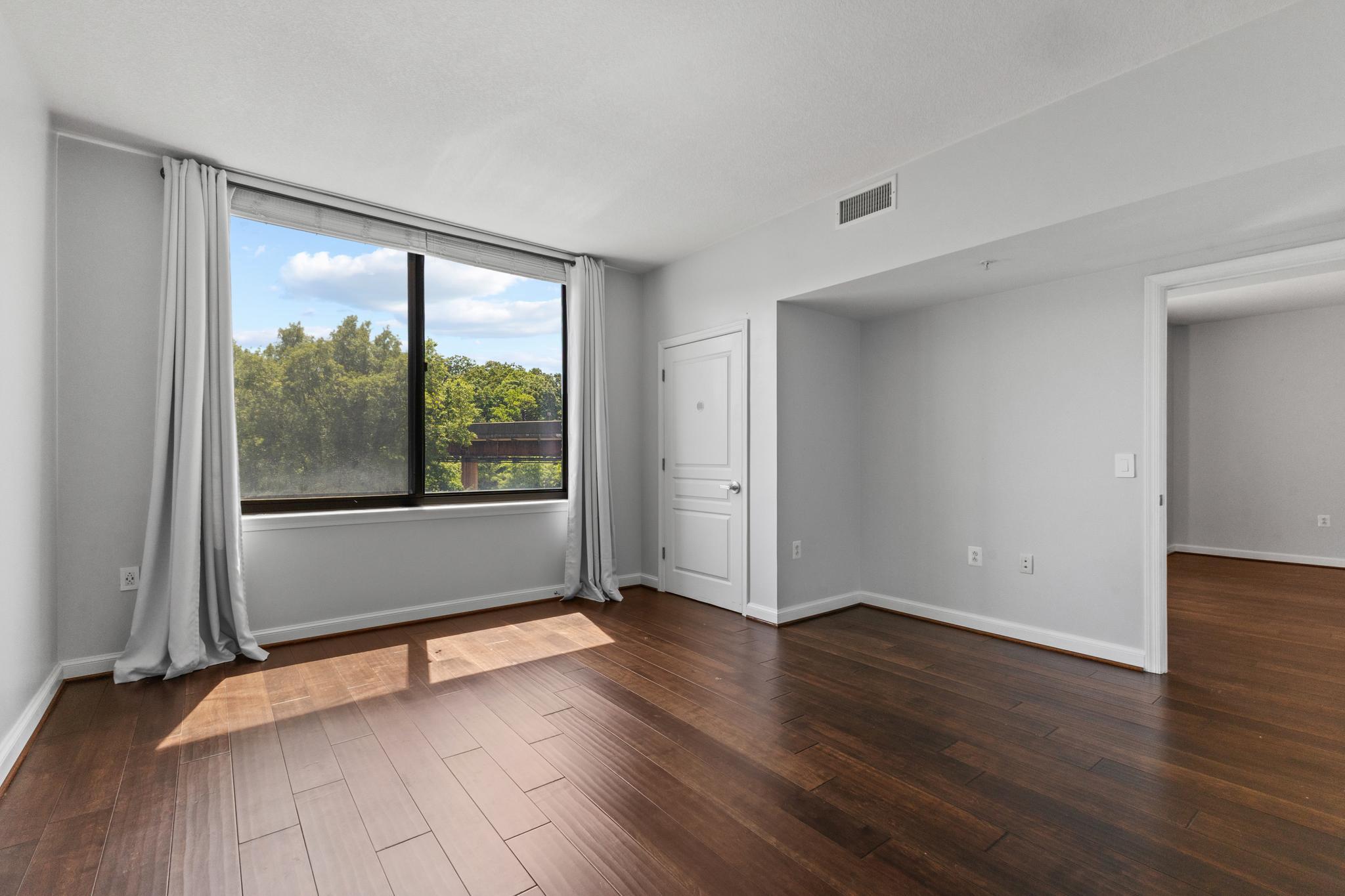  2451 Midtown Avenue, Alexandria, VA, 22303 - 物件實景