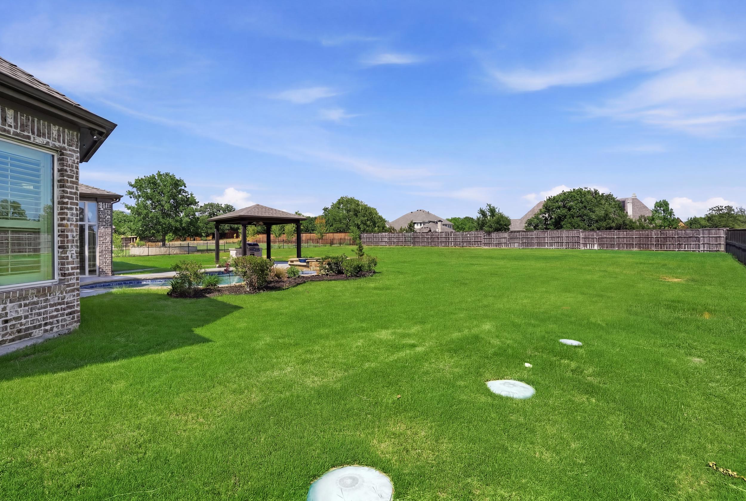  6/6.1 with Pool on 1+ Acre in Double Oak - 物件實景