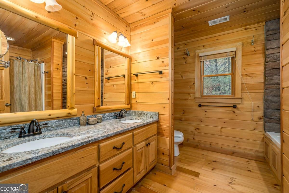 Ellijay, Georgia, 30540, United States, 3 Bedrooms Bedrooms, ,2 BathroomsBathrooms,Residential,For Sale,1972066