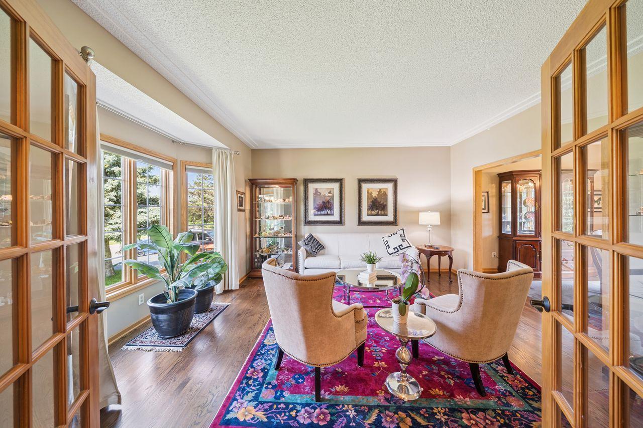 Woodbury, Minnesota, 55125, United States, 5 Bedrooms Bedrooms, ,3 BathroomsBathrooms,Residential,For Sale,1959198