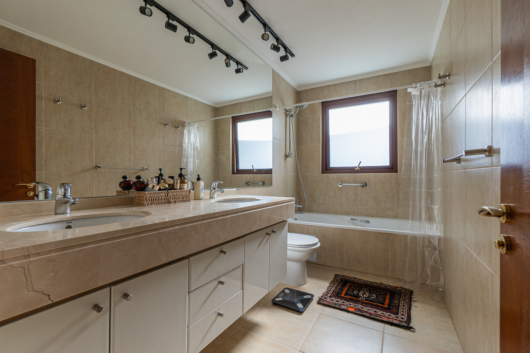  3-bedroom, 3-bathroom apartment in a prime location - 物件實景