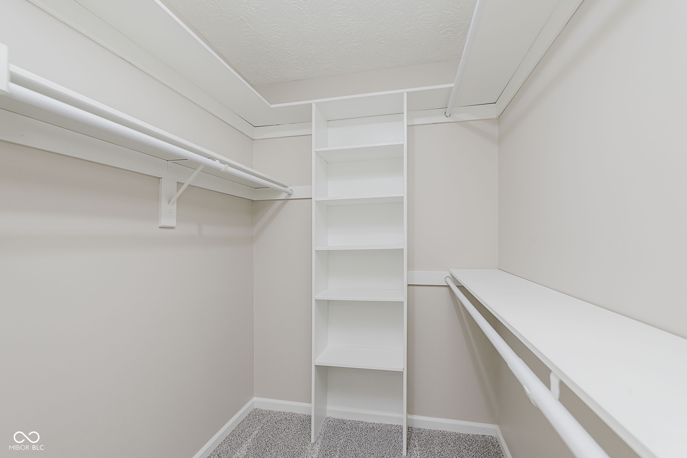 Greenwood, Indiana, 46143, United States, 4 Bedrooms Bedrooms, ,3 BathroomsBathrooms,Residential,For Sale,1976804