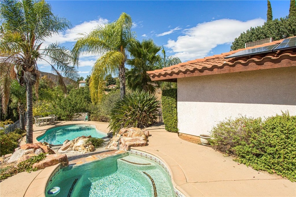 Cherry Valley, California, 92223, United States, 6 Bedrooms Bedrooms, ,3 BathroomsBathrooms,Residential,For Sale,1973904