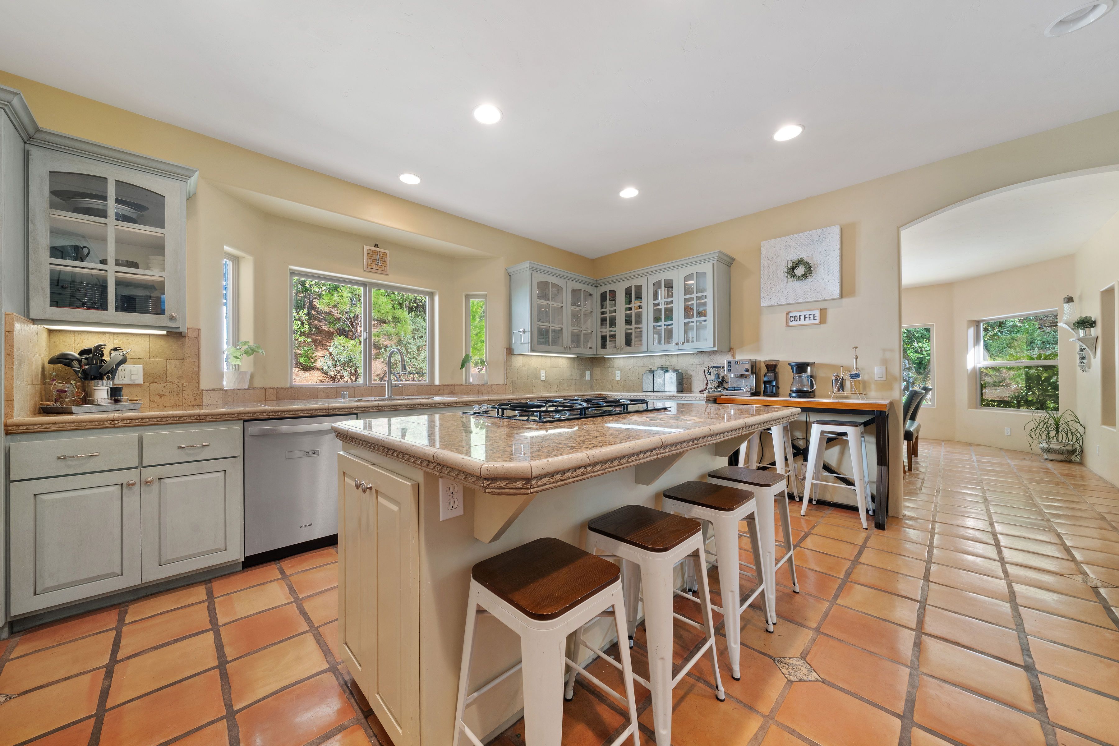  Mediterranean-Inspired Estate on 1.67 Acres  Private Oasis in Jackson - 物件實景