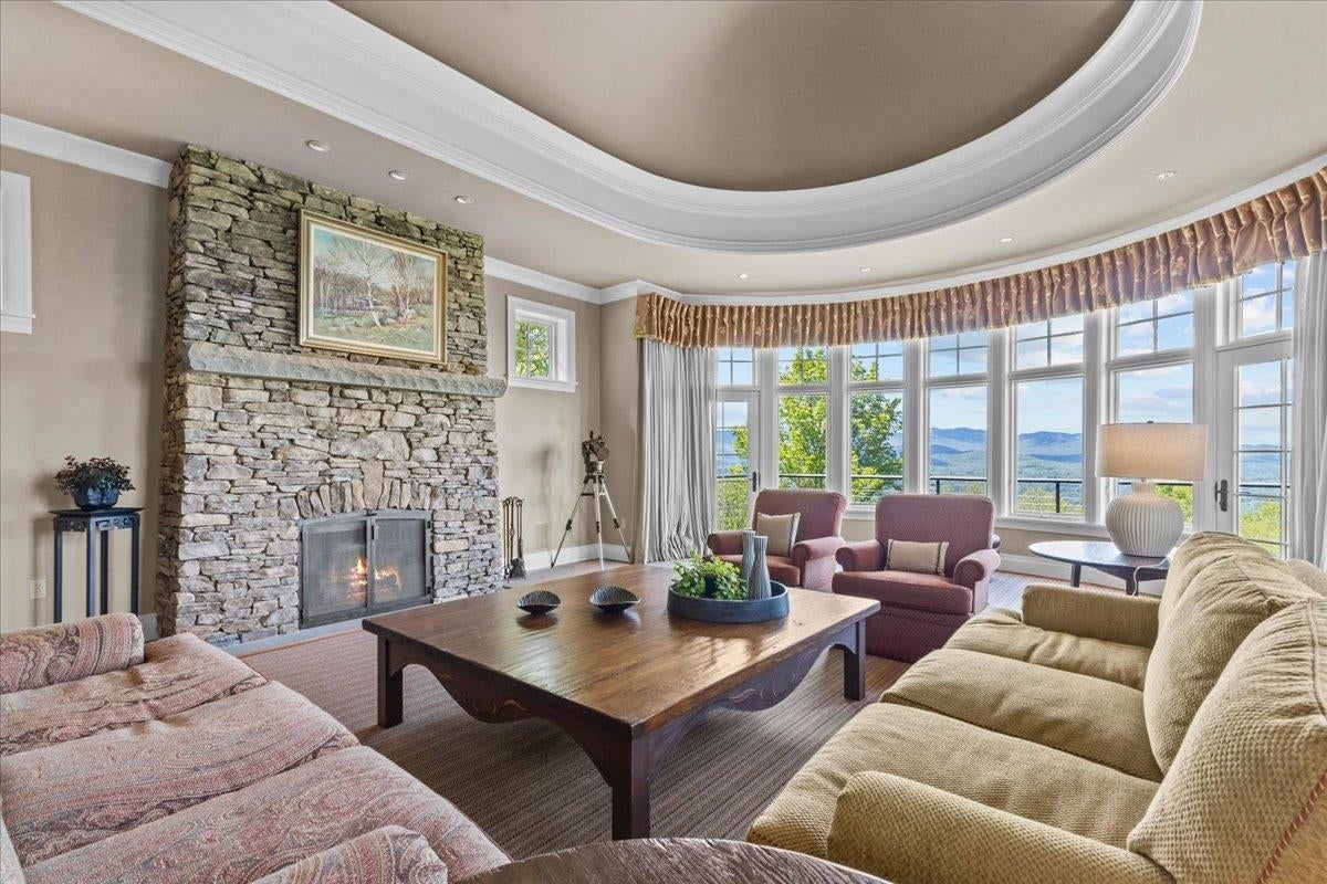 Stowe, Vermont, 05672, United States, 4 Bedrooms Bedrooms, ,6 BathroomsBathrooms,Residential,For Sale,1840116
