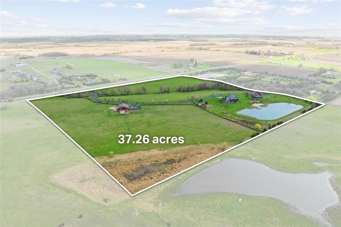 Vinton, Iowa, 52349, United States, 5 Bedrooms Bedrooms, ,6 BathroomsBathrooms,Residential,For Sale,1980405