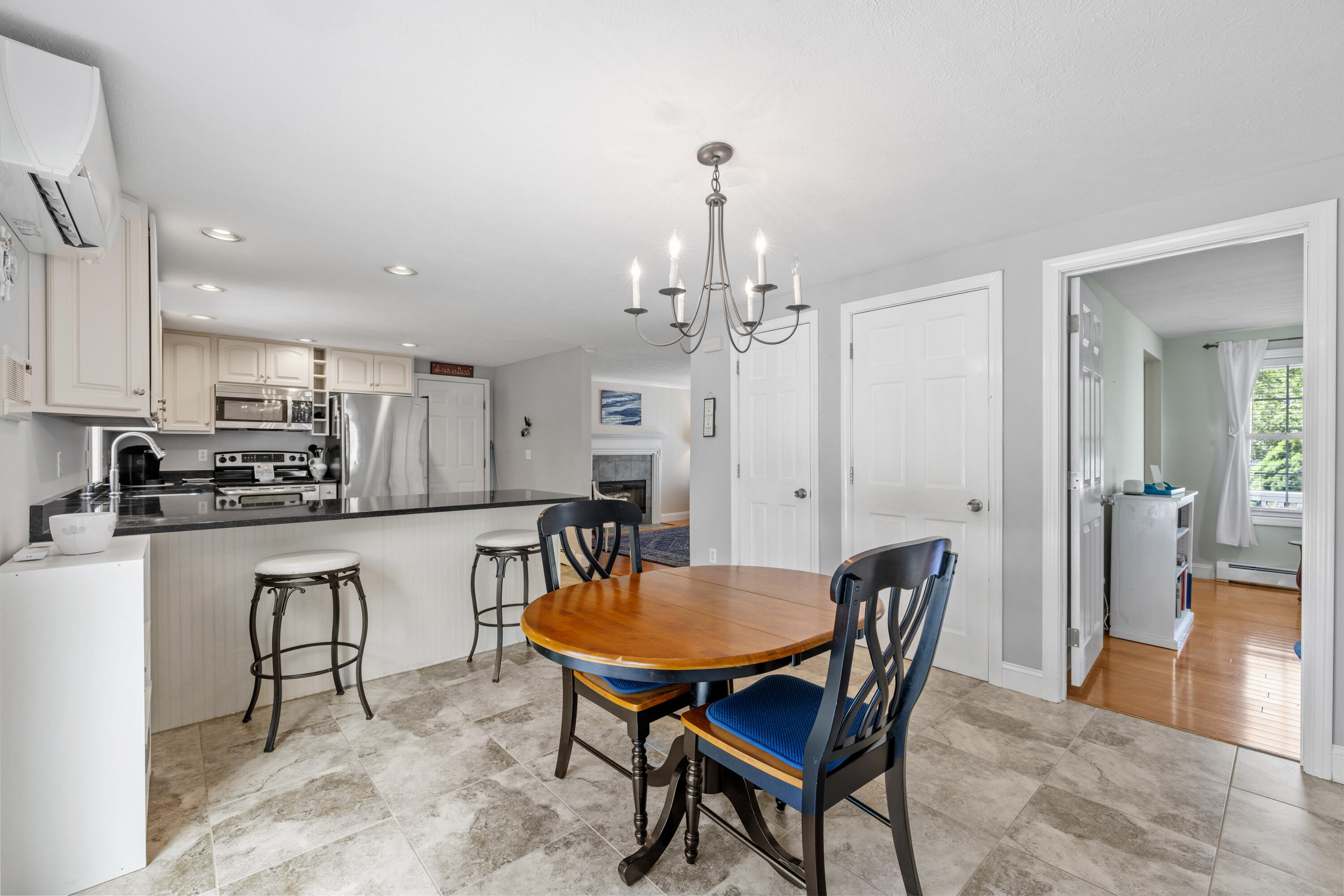 Kennebunk, Maine, 04043, United States, 4 Bedrooms Bedrooms, ,3 BathroomsBathrooms,Residential,For Sale,1901134