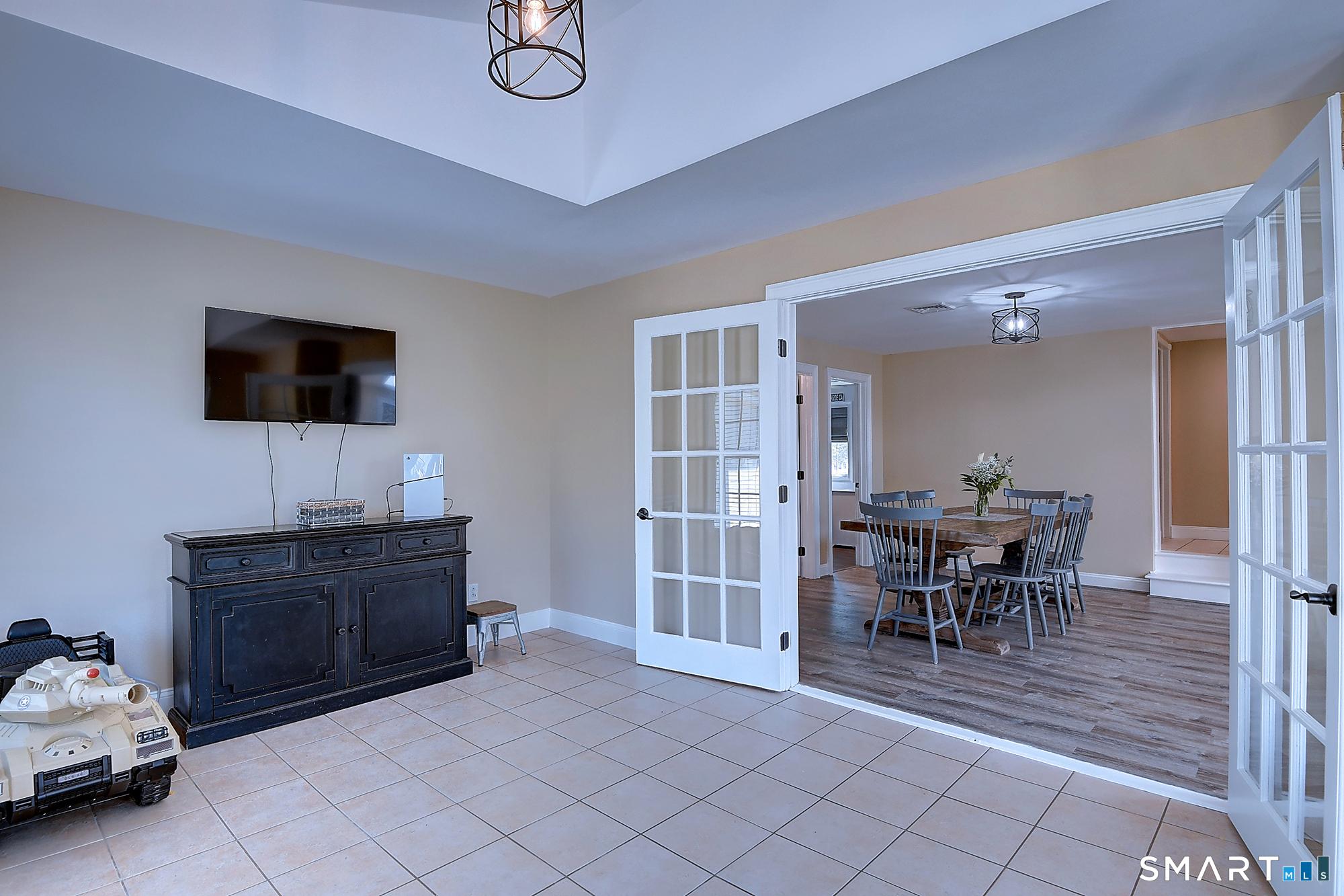 223, Connecticut, 06035, United States, 4 Bedrooms Bedrooms, ,3 BathroomsBathrooms,Residential,For Sale,2042939