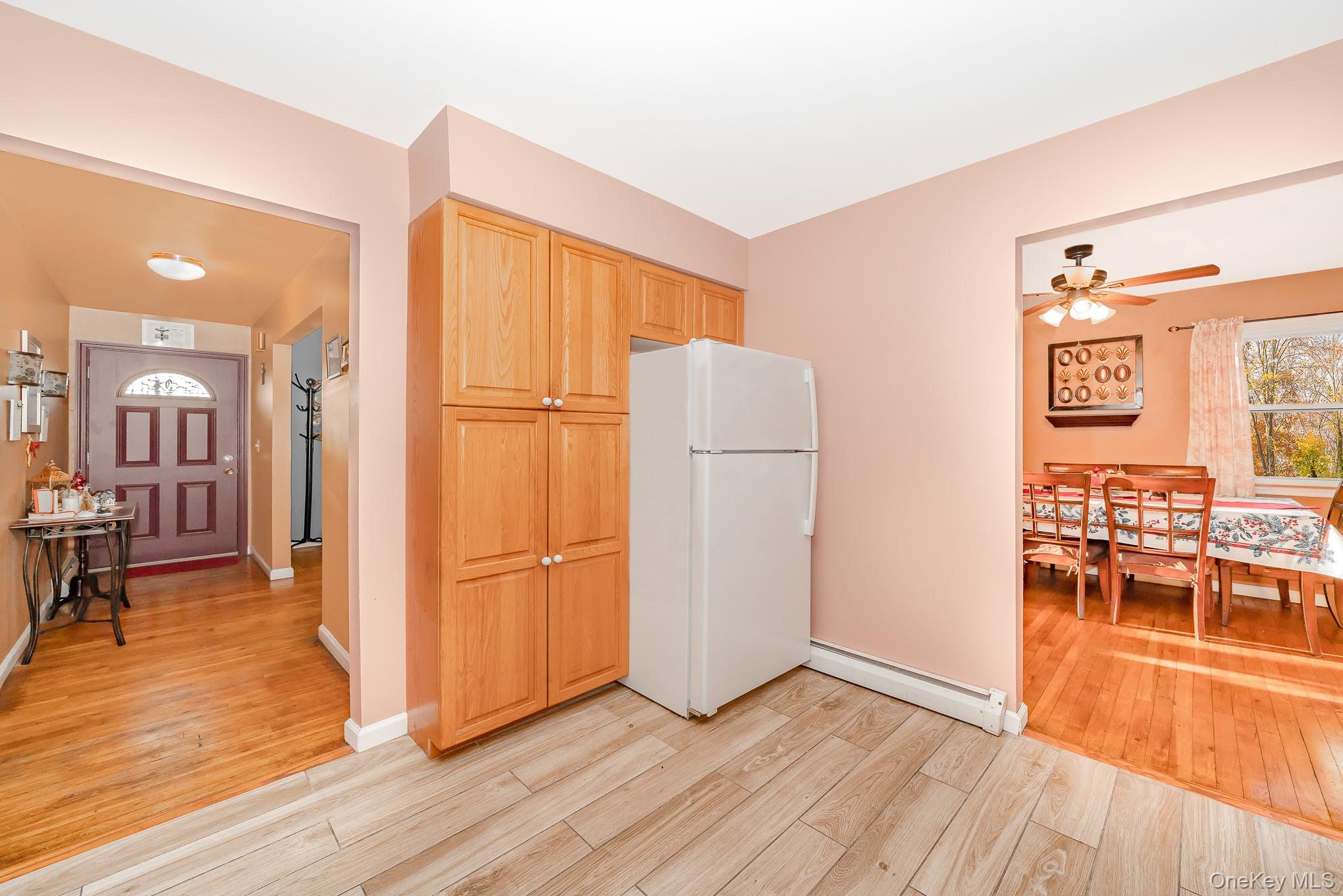 West Babylon, New York, 11704, United States, 3 Bedrooms Bedrooms, ,2 BathroomsBathrooms,Residential,For Sale,2005804